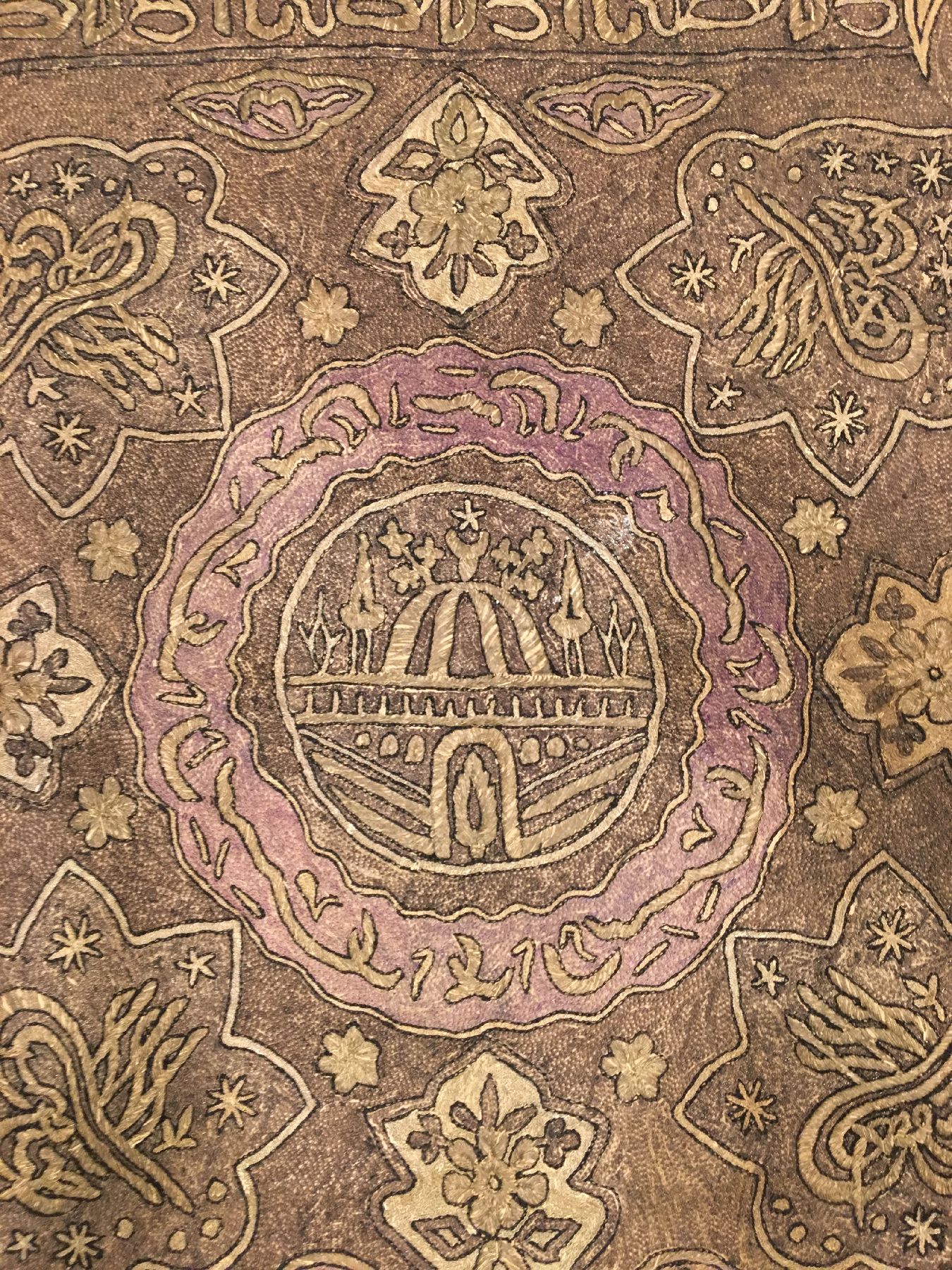 Detail b: Syrische Seiden-Metallstickerei aus der osmanischen-Zeit antik (Tughra), Türkei, Ende 19.Jhd., Seiden Metallstickerei. Hochwertige Handarbeit, ...