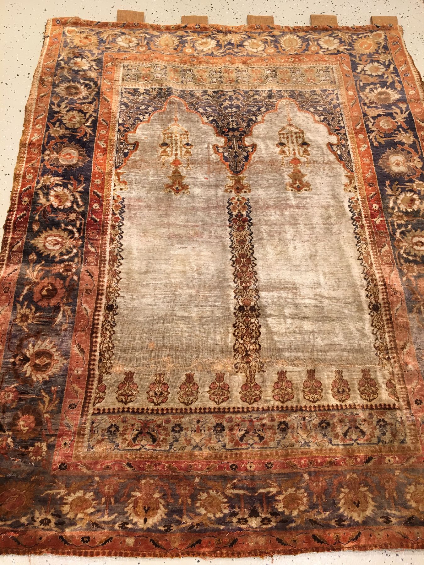 Detail a: Seiden Sivas "Gebetsteppich" antik, Zentralanatolien, 19.Jhd., reine Naturseide. Seltener Anatolischer Seidenteppich mit ...
