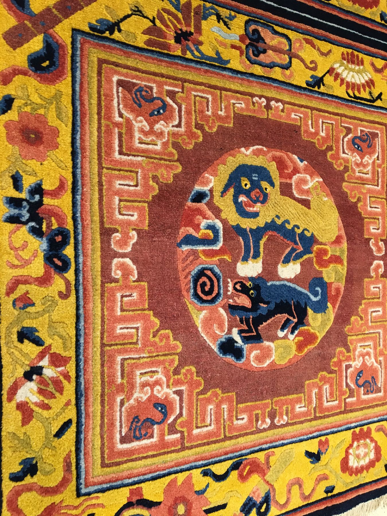 Detail b: Sehr feiner Ning-Hsia "Sitzbankteppich" antik (Fo Hunde), Westchina, 19.Jhd., Korkwolle geknüpft auf Baumwolle. Sehr hochwertiger ...