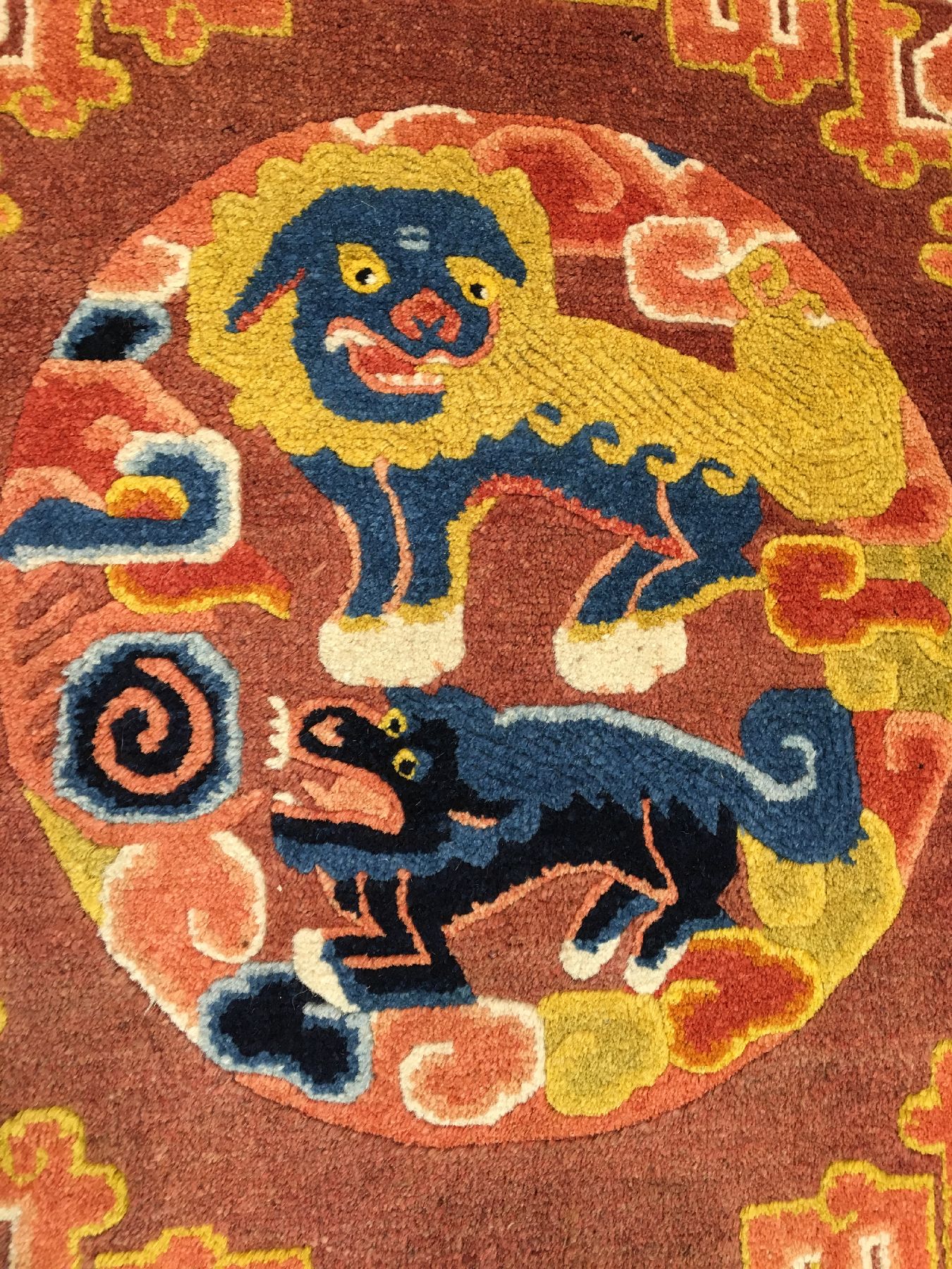 Detail g: Sehr feiner Ning-Hsia "Sitzbankteppich" antik (Fo Hunde), Westchina, 19.Jhd., Korkwolle geknüpft auf Baumwolle. Sehr hochwertiger ...
