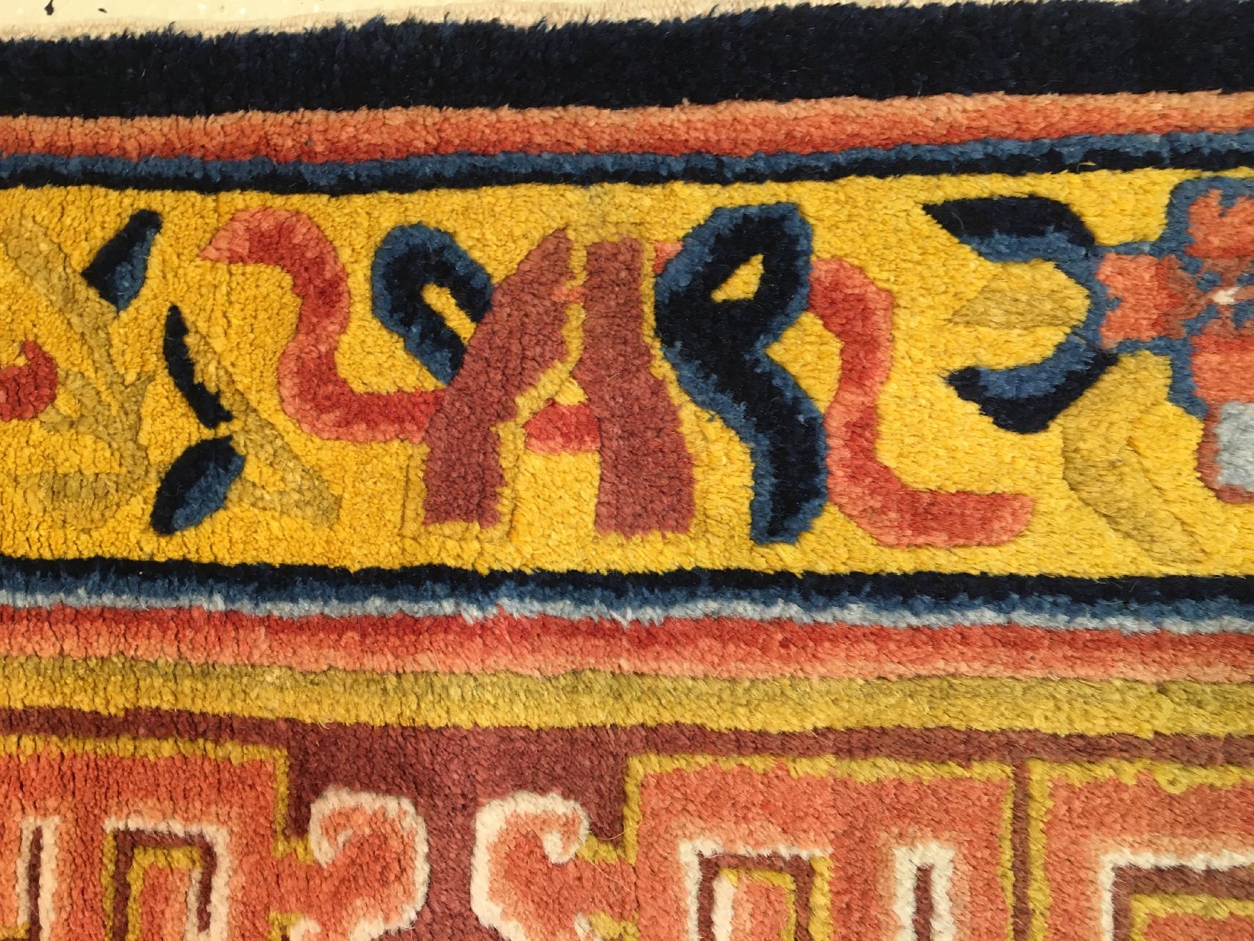 Detail h: Sehr feiner Ning-Hsia "Sitzbankteppich" antik (Fo Hunde), Westchina, 19.Jhd., Korkwolle geknüpft auf Baumwolle. Sehr hochwertiger ...