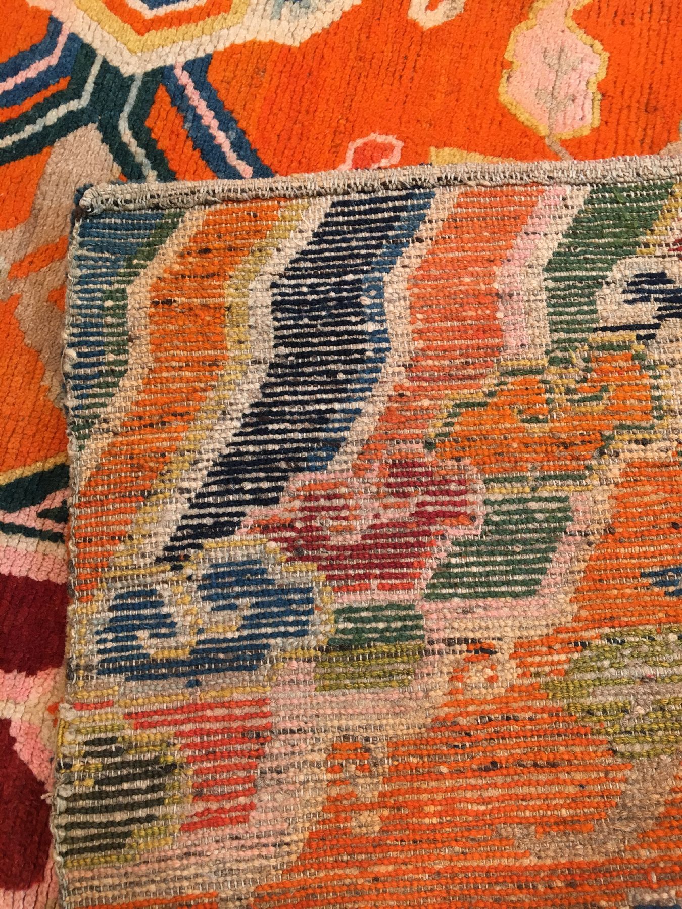Detail i: Schigatse "Khaden" alt (Päonien Design), Südtibet, um 1920, Wolle geknüpft auf Wolle. Dekorativer Schlafteppich der Tibeter mit ...