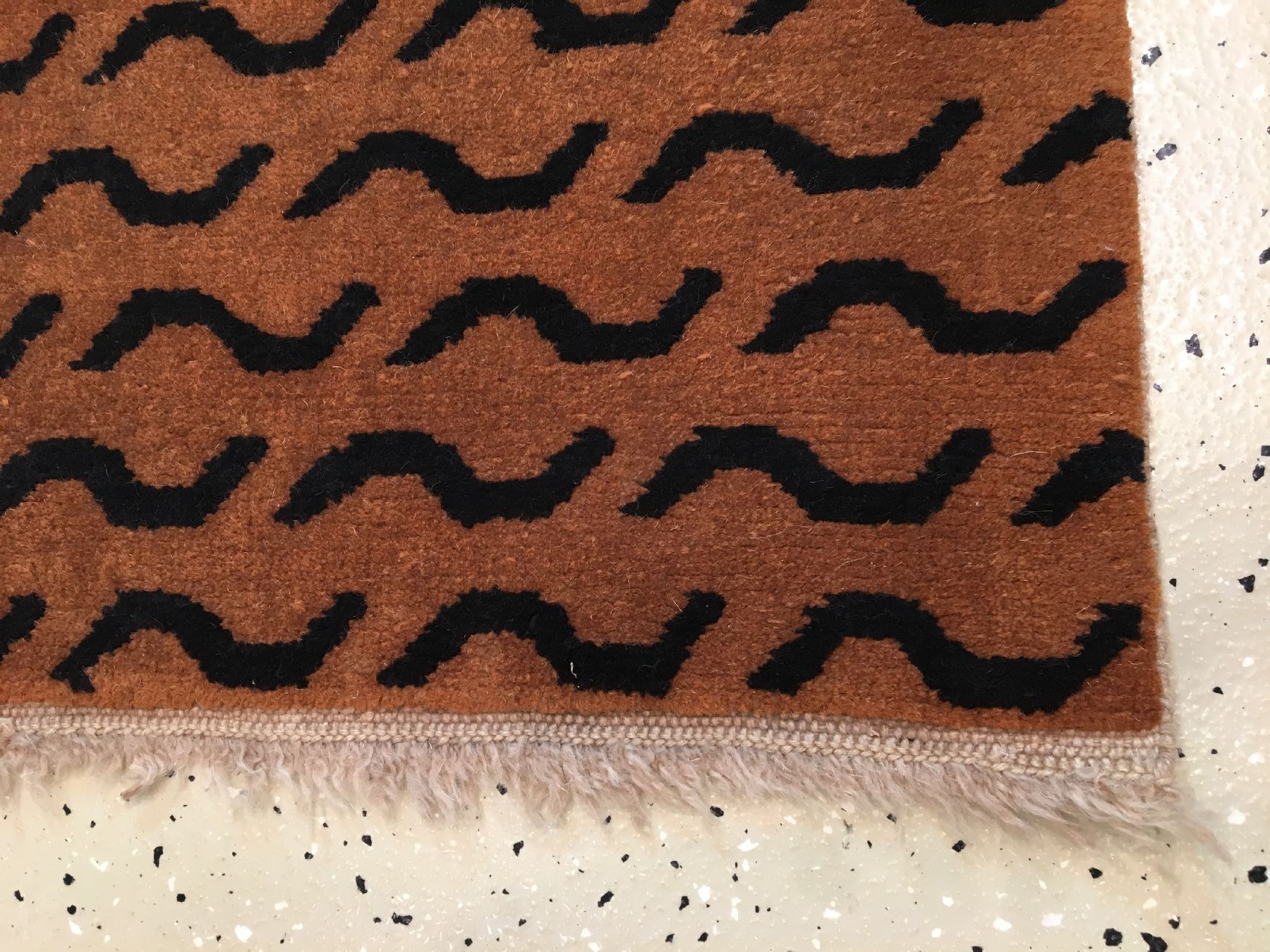 Detail e: Tibetischer "Tigerteppich" alt, Südtibet, um 1950, Wolle geknüpft auf Wolle. Tibetischer Meditationsteppich mit Tigerstreifen Muster. ...