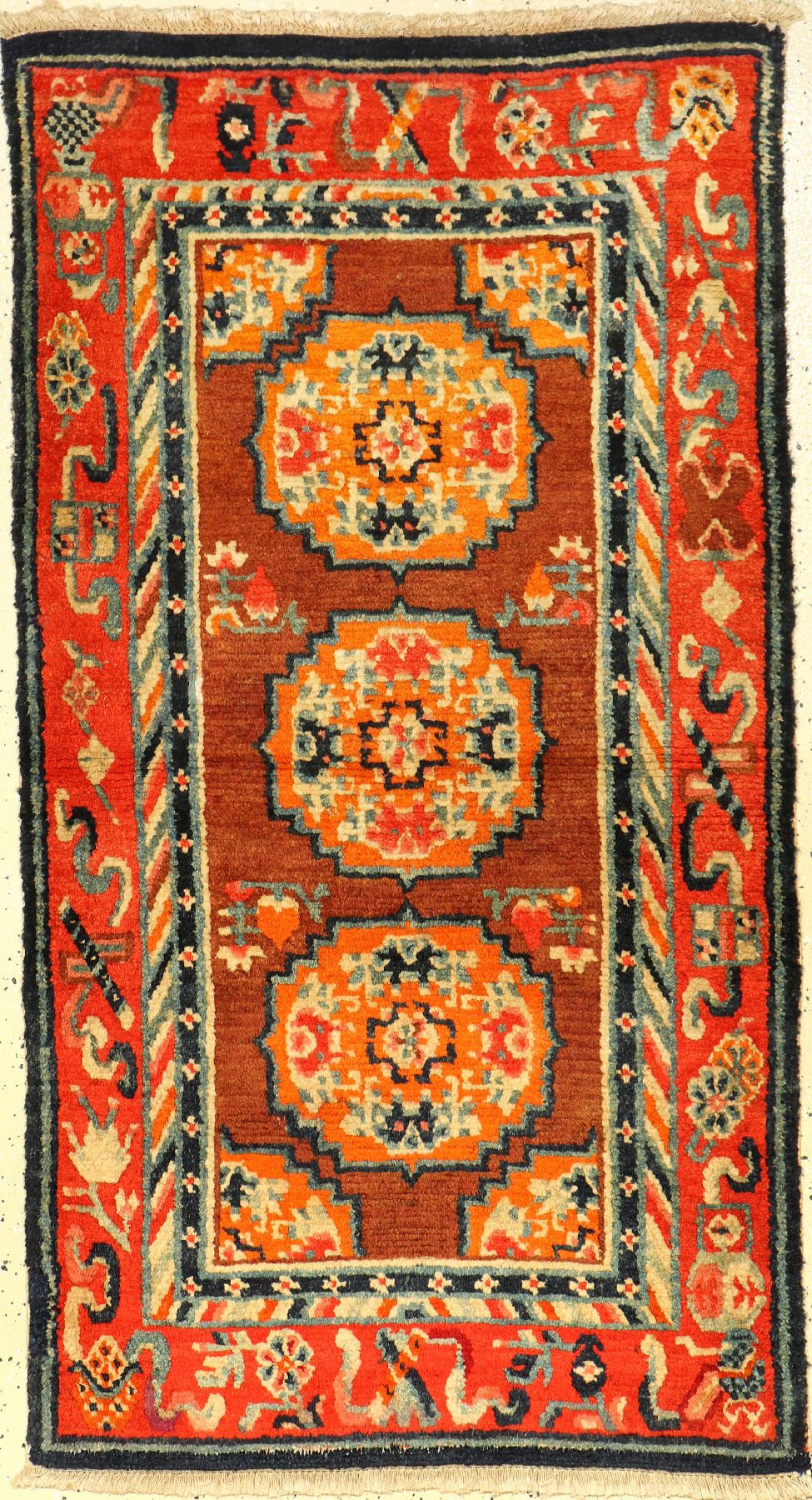Meditationsteppich antik, Tibet, um 1900, Wolle auf Baumwolle, ca. 137 x 75 cm, EHZ: 2-3