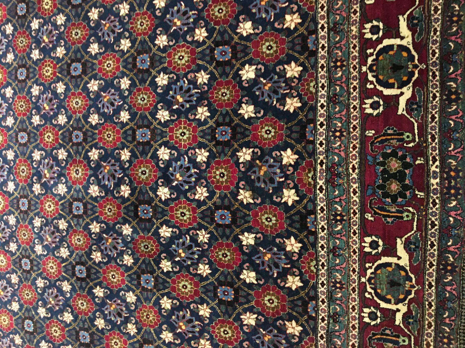 Detail c: Großer Weramin "Schloss-Palastteppich" antik (Mina-Khani), Zentralpersien, um 1900, Korkwolle geknüpft auf Baumwolle. Seltener ...