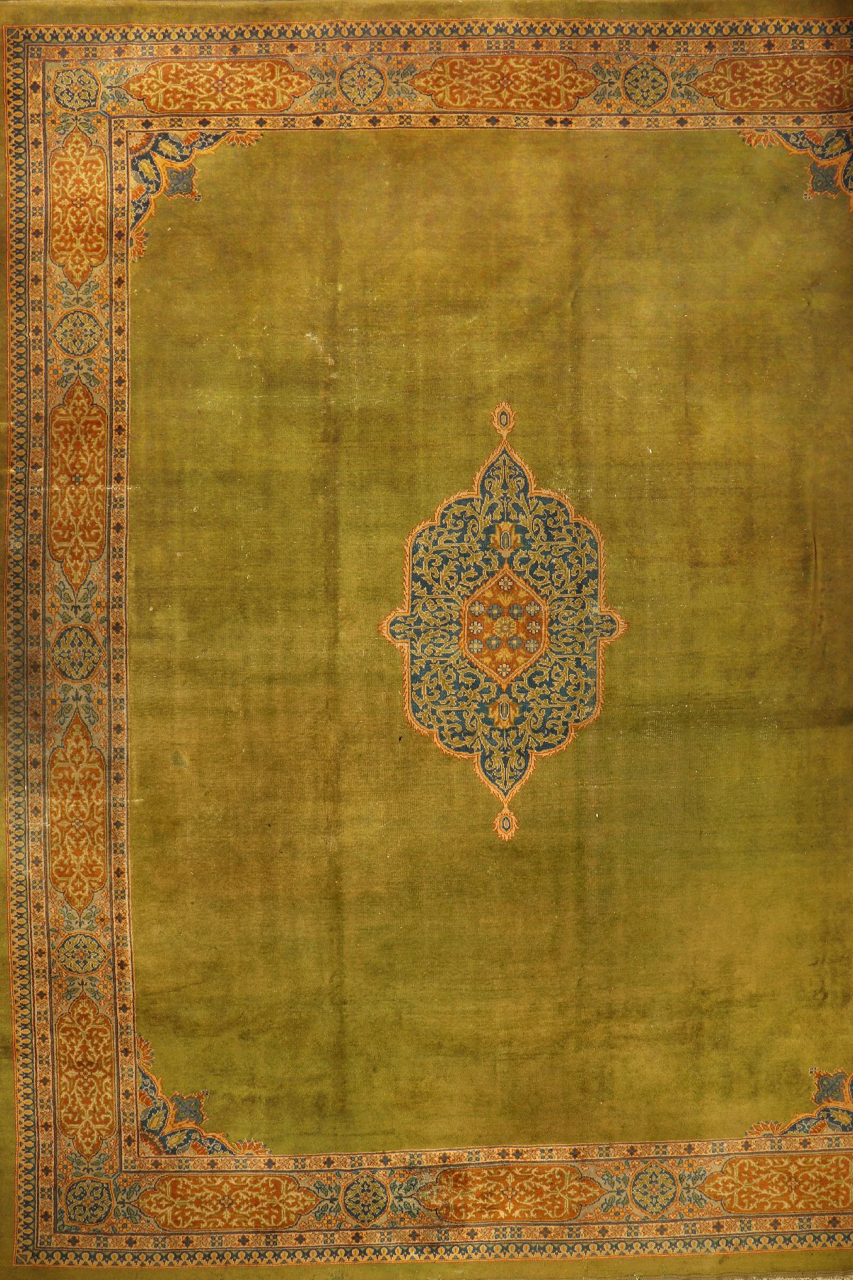 Grüner Smyrna "Palastteppich" antik, Türkei, um 1900, Wolle auf Baumwolle, ca. 500 x 420 cm, EHZ: (Alters und Gebrauchsspuren, obere ...