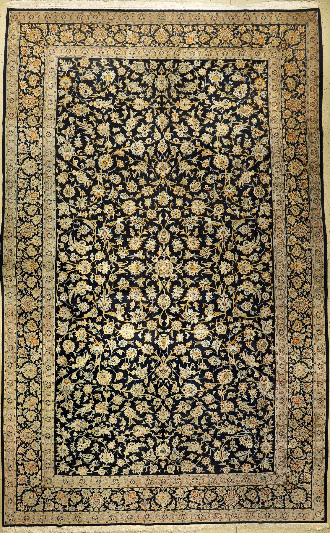 Keschan alt (Signiert), Persien, ca. 50 Jahre, Wolle auf Baumwolle, ca. 470 x 290 cm, EHZ: 2-3. Seltenes Format.