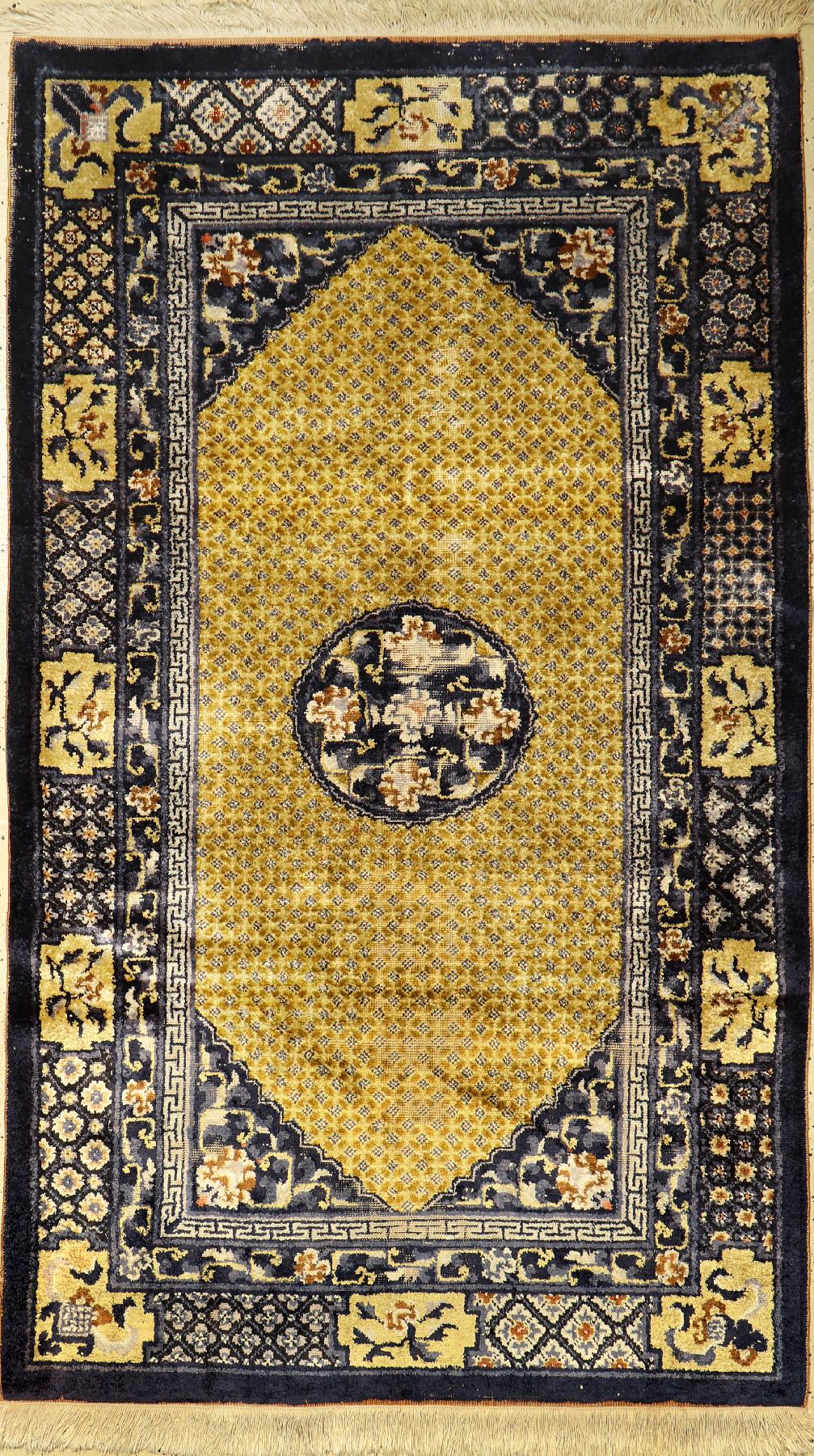 Seiden China alt, China, um 1950, Seide aufBaumwolle, ca. 207 x 122 cm, EHZ: 4
