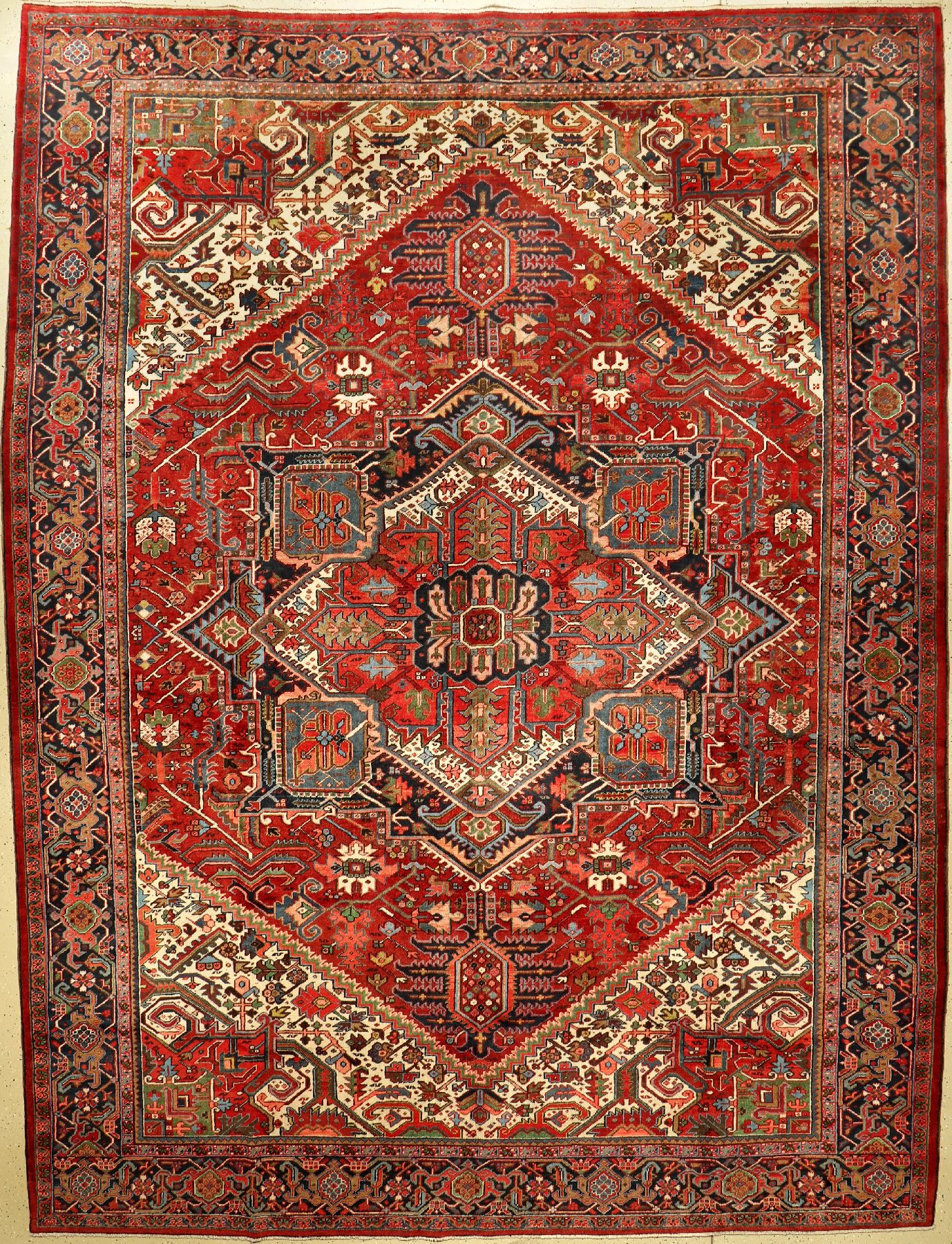 Heriz alt, Persien, um 1940, Wolle auf Baumwolle, ca. 409 x 311 cm, dekorativ, EHZ:2-3(fachkundig gereinigt).