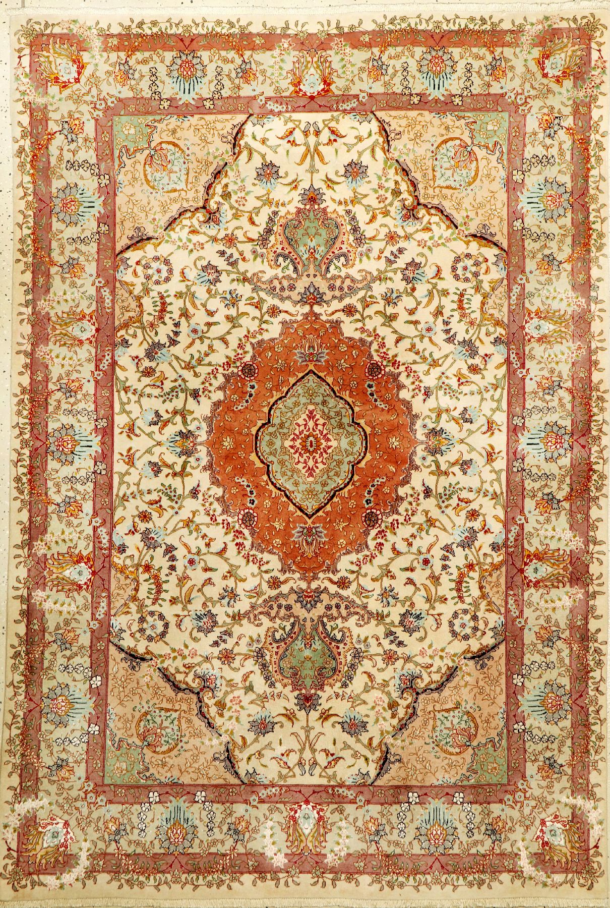 Täbriz "Part-Silk" fein (50 RAJ), Persien, ca. 40 Jahre alt, Korkwolle mit und auf Seide, ca. 210 x 143 cm, EHZ: 2 (fachkundig ...