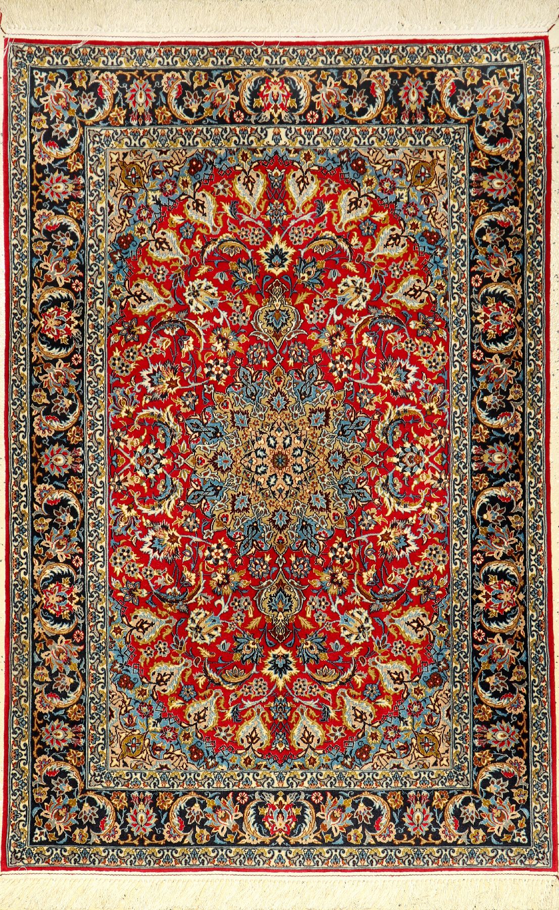 Feiner Esfahan, Persien, ca. 30 Jahre, Korkwolle mit und auf Seide, ca. 166 x 110 cm,ca. 1,0 Mio. Kn/qm, edel und dekorativ, EHZ: 2 (fachkundig ...