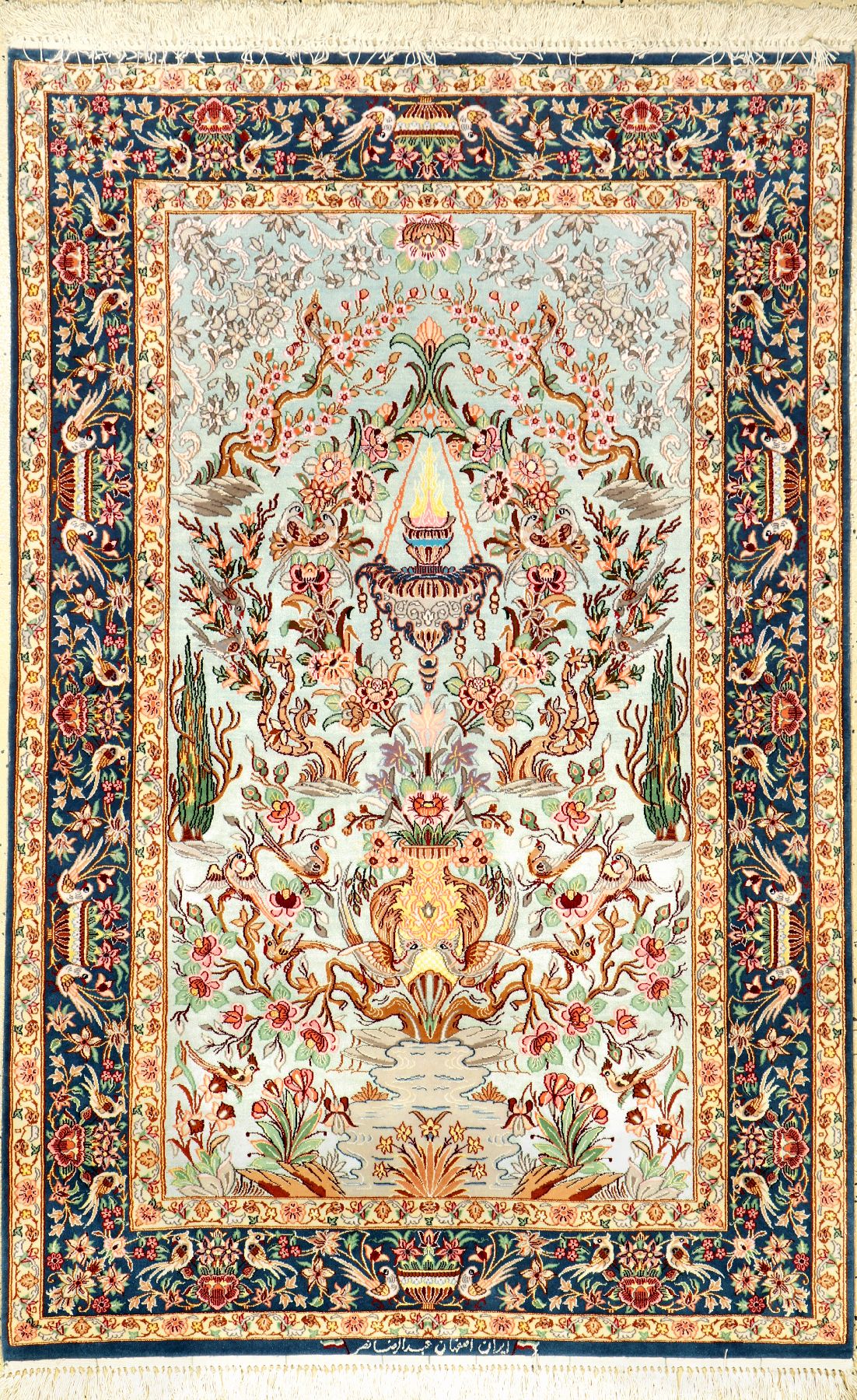 Feiner Seidengrund Esfahan "Nasr" Lebensbaum (Signiert), Persien, ca. 10 Jahre alt, Seide mit Korkwolle auf Seide, ca. 167 x 109 cm, EHZ: ...