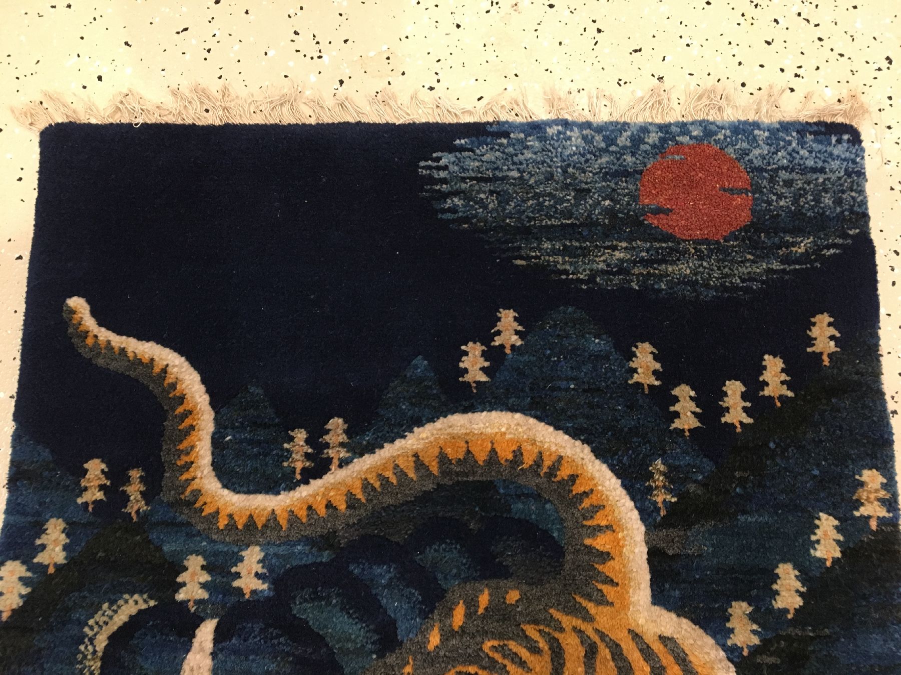 Detail d: Seltener Pao Tao "Tigerteppich" antik, Nordostchina, Ende 19.Jhd., Wolle geknüpft auf Baumwolle. Rarer Tigerteppich aus den chinesischen ...