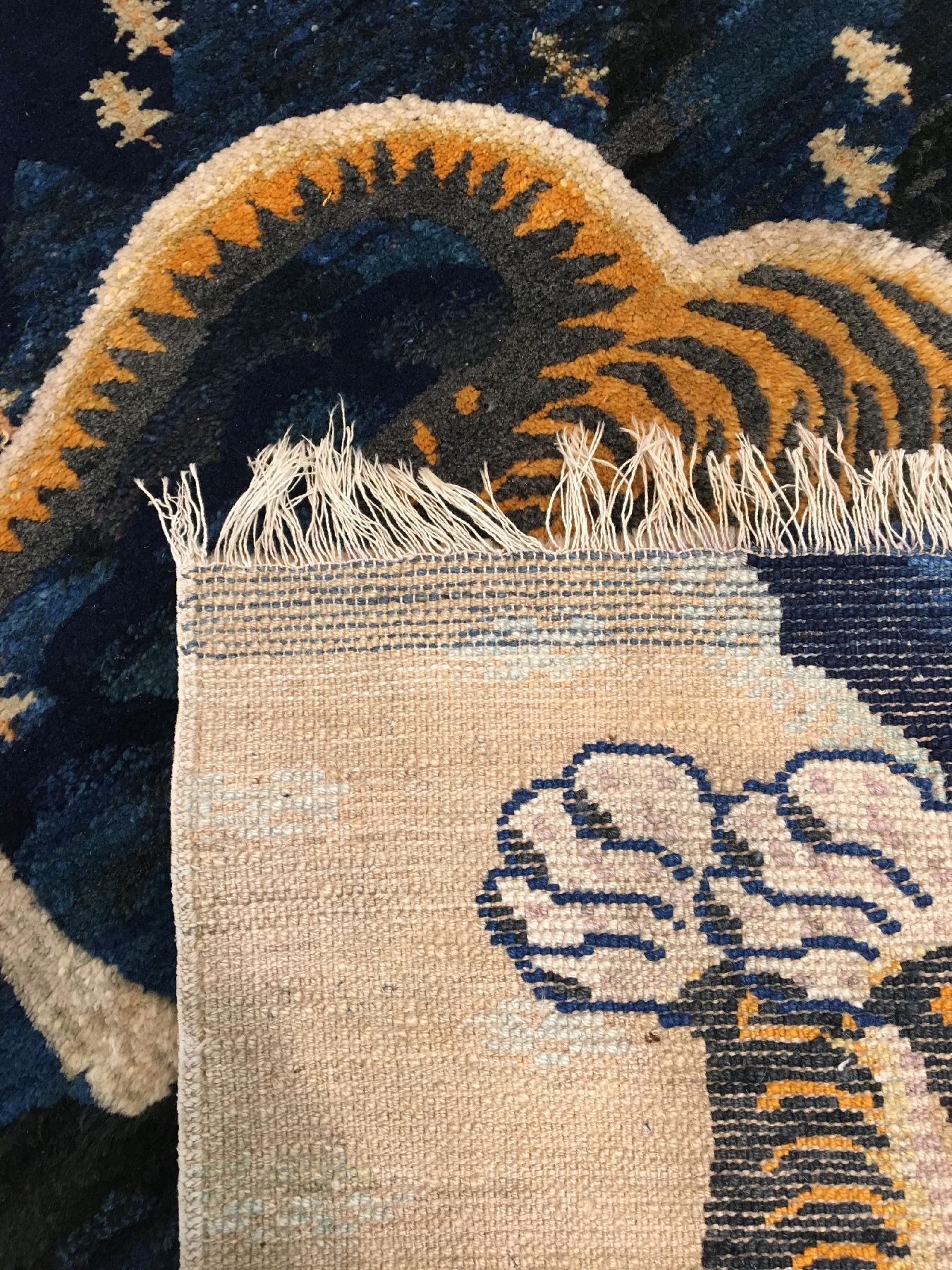 Detail f: Seltener Pao Tao "Tigerteppich" antik, Nordostchina, Ende 19.Jhd., Wolle geknüpft auf Baumwolle. Rarer Tigerteppich aus den chinesischen ...