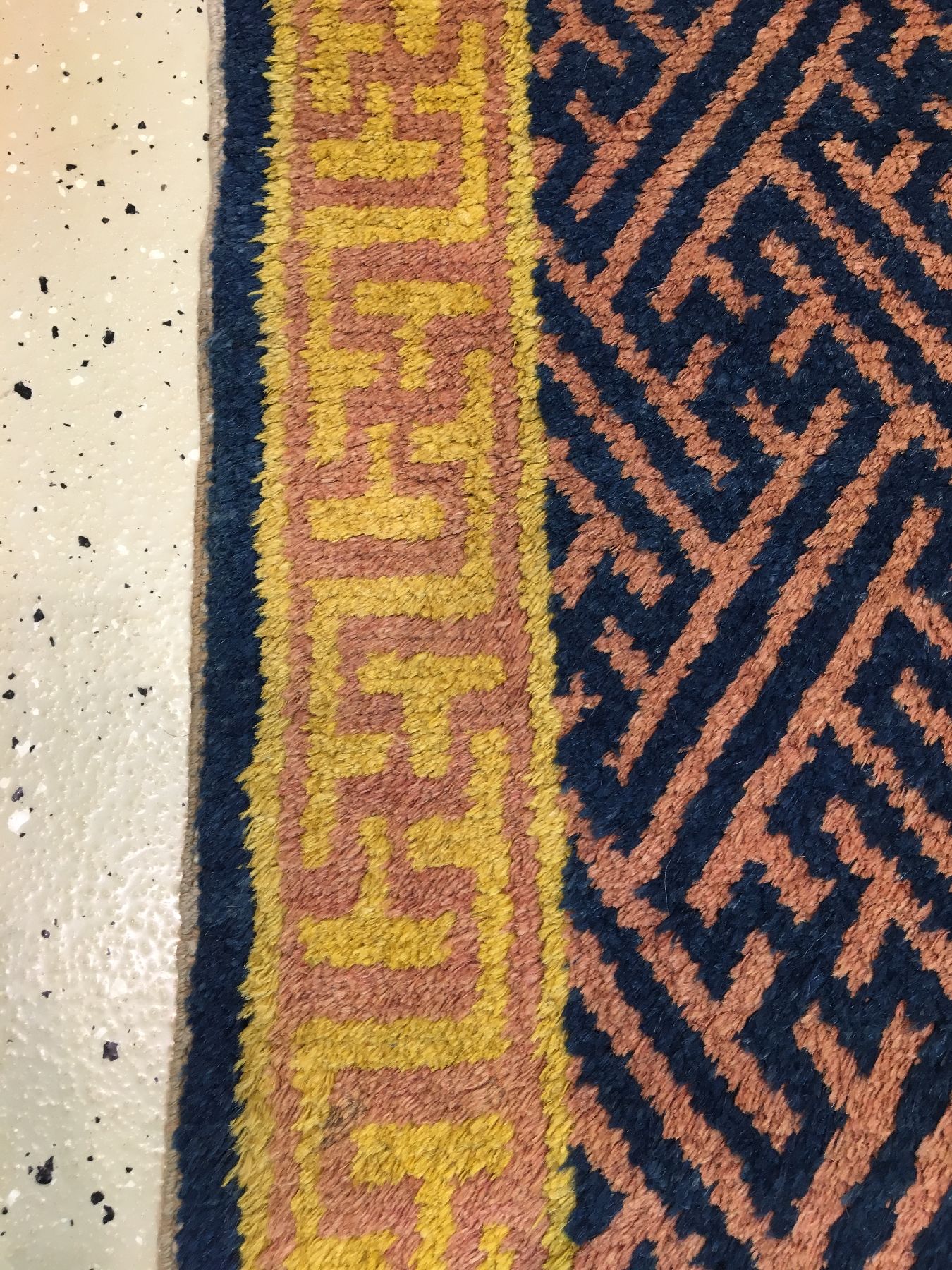 Detail c: Ning-Hsia antik (Swastika), Westchina, 19.Jhd., Wolle geknüpft auf Baumwolle. Kaiserlicher Ning-Hsia mit Swastika allover Muster. Selten, ca. 140 x ...