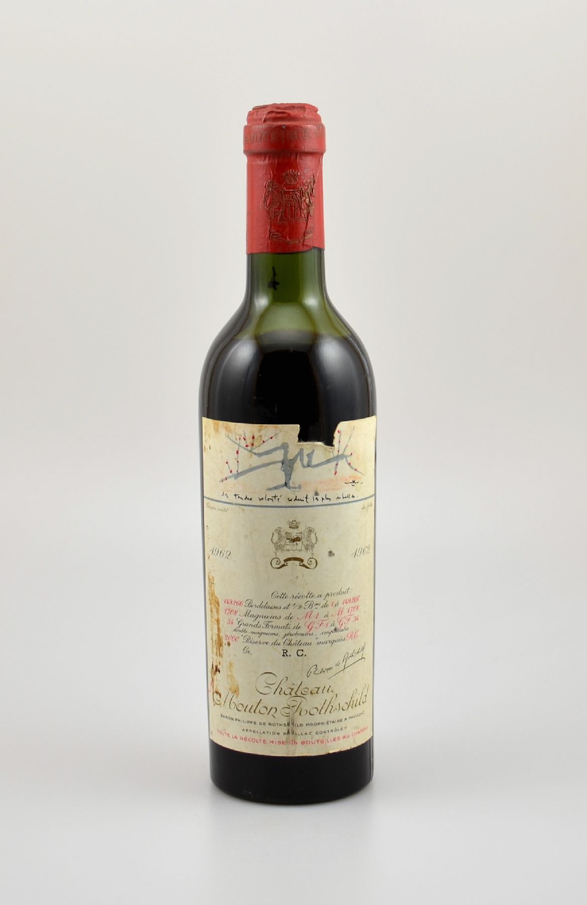1 halbe Flasche 1962 Chateau Mouton Rothschild, ca. 37,5 cl, Füllstand: ca. mid shoulder, Etikett beschmutzt bzw. besch., unverkostet, Provenienz: ...