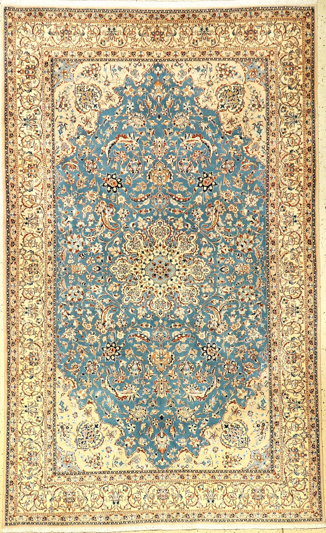 Feiner Nain alt (6LA), Persien, ca. 50 Jahre alt, Korkwolle mit Seide, ca. 270 x 165 cm, EHZ: 2 (fachkundig gereinigt), feine Qualität, ...