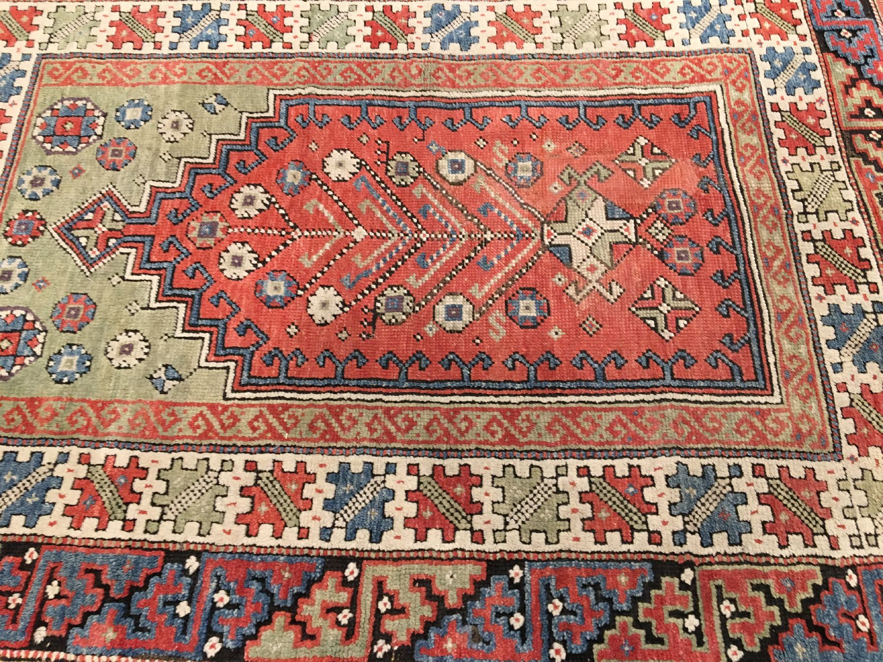 Detail b: Konya "Gebetsteppich" antik, Zentralanatolien, Ende 19.Jhd., Wolle geknüpft auf Wolle. Kleinformatiger Gebetsteppich mit hellgrünen ...