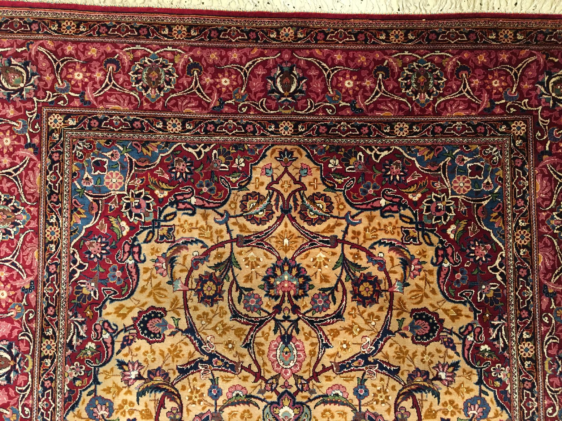 Detail c: Feiner Seiden Keschan alt, Zentralpersien, um 1930, reine Naturseide. Seltener Seiden Keschan mit kunstvollen Design im Stile der berühmten ...