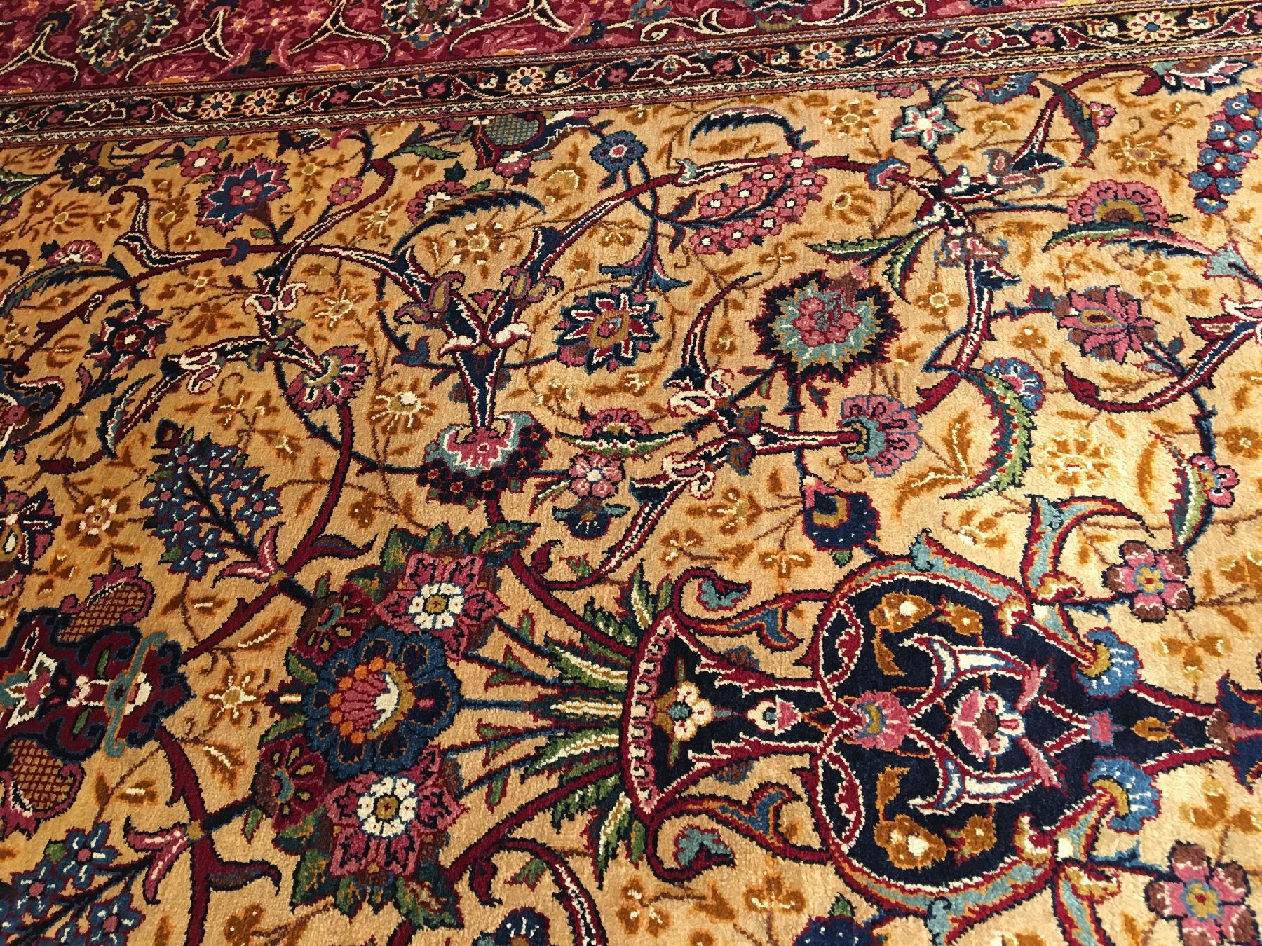 Detail g: Feiner Seiden Keschan alt, Zentralpersien, um 1930, reine Naturseide. Seltener Seiden Keschan mit kunstvollen Design im Stile der berühmten ...