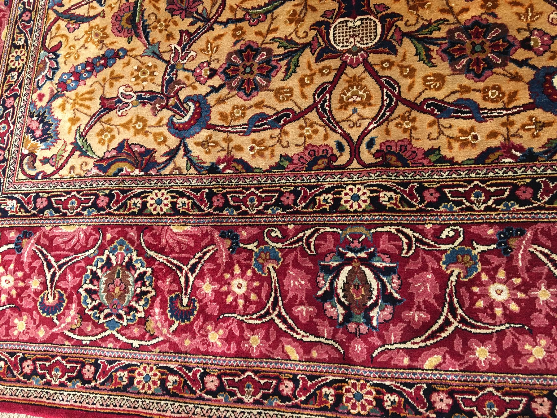Detail h: Feiner Seiden Keschan alt, Zentralpersien, um 1930, reine Naturseide. Seltener Seiden Keschan mit kunstvollen Design im Stile der berühmten ...