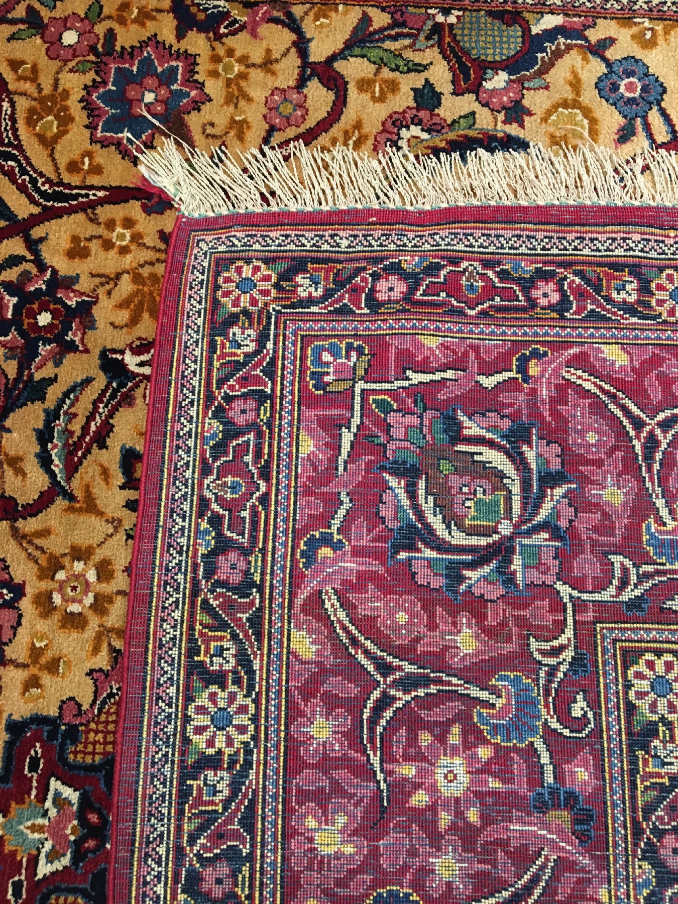 Detail i: Feiner Seiden Keschan alt, Zentralpersien, um 1930, reine Naturseide. Seltener Seiden Keschan mit kunstvollen Design im Stile der berühmten ...