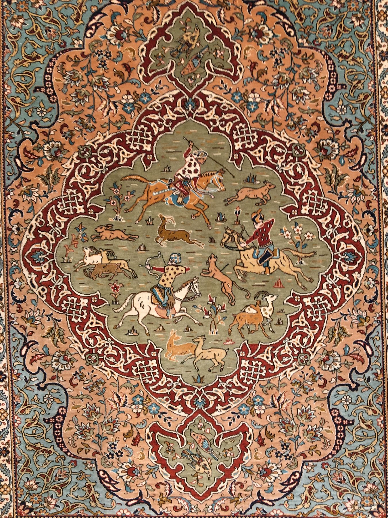 Detail a: Feiner Seiden Hereke "Özipek" alt (Signiert), Türkei, um 1970, reine Naturseide. Feiner Seiden Hereke mit Hunting-Medaillon Muster. ...