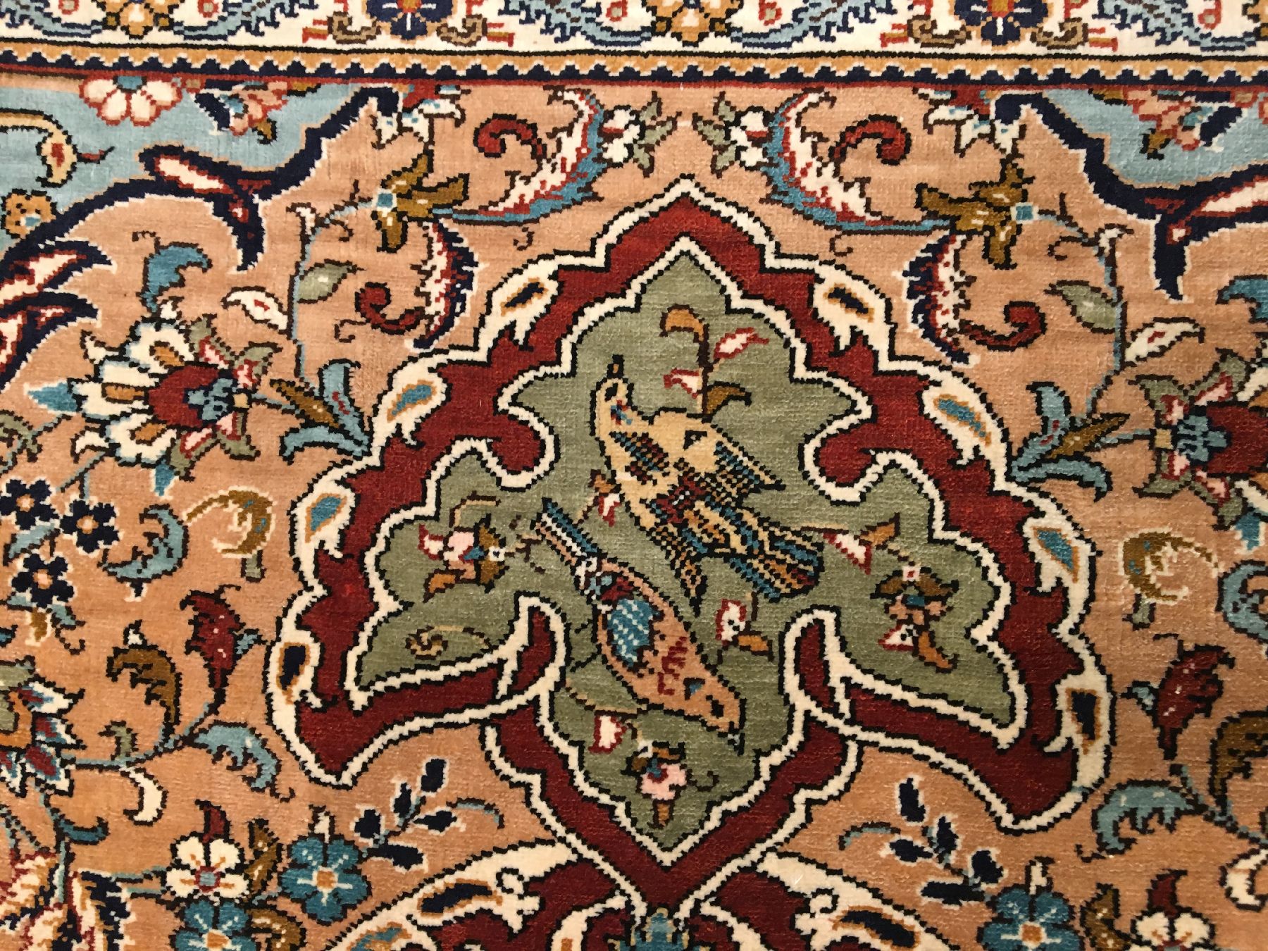 Detail h: Feiner Seiden Hereke "Özipek" alt (Signiert), Türkei, um 1970, reine Naturseide. Feiner Seiden Hereke mit Hunting-Medaillon Muster. ...