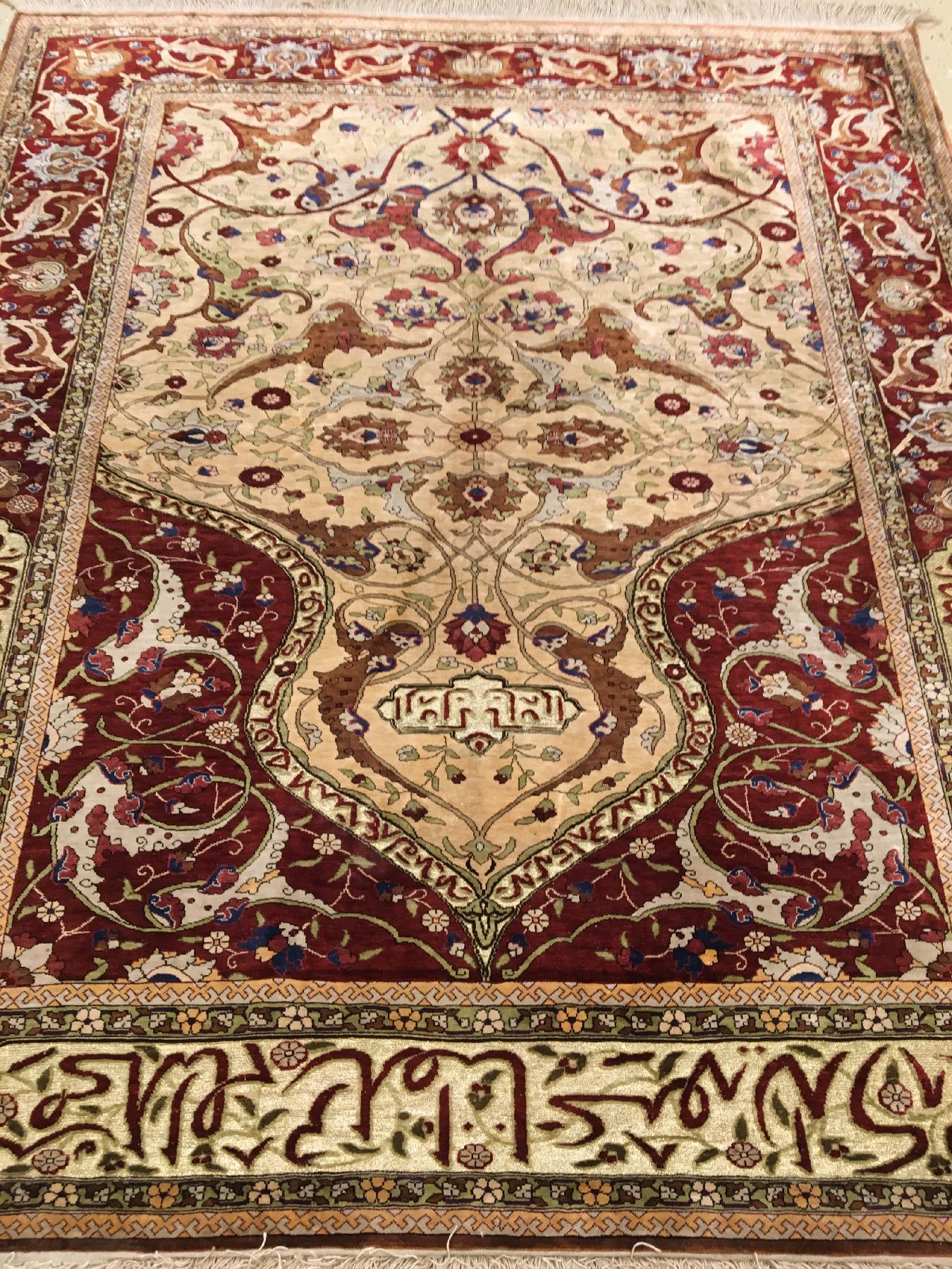 Detail c: Feiner Seiden Hereke "Metallbrokat" alt (Signiert), Türkei, um 1960, reine Naturseide mit Metallbrokat. Feiner und hocheleganter Seiden ...