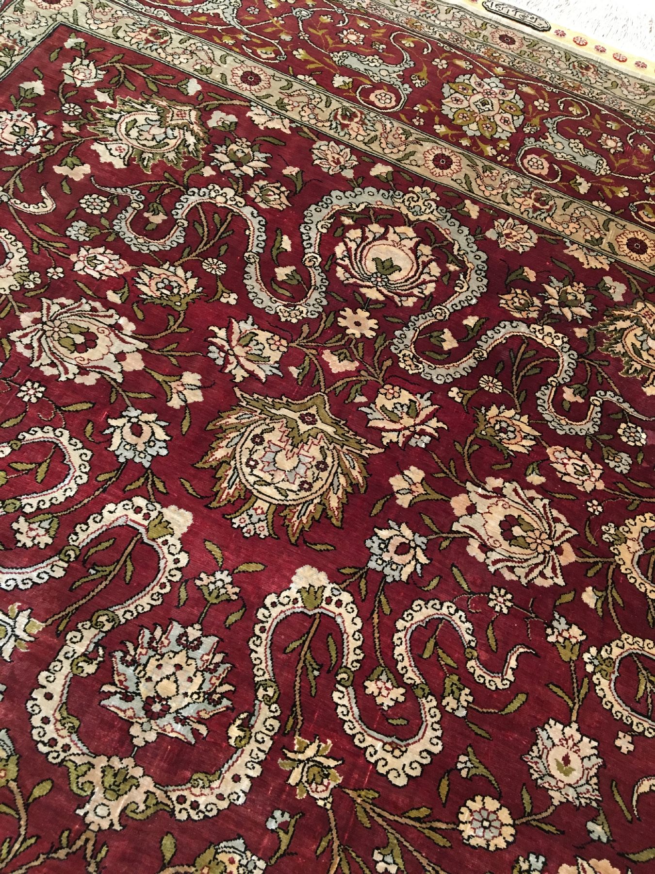 Detail e: Feiner Seiden Hereke "Özipek" alt "Metallbrokat" (Signiert), Türkei, um 1950/1960, reine Naturseide mit Metallbrokat. ...