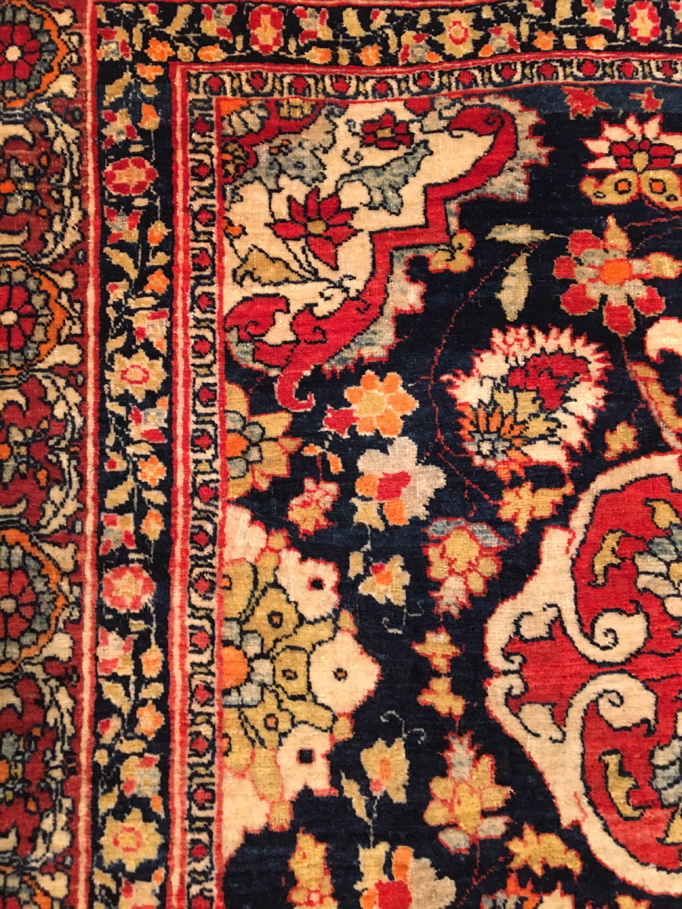 Detail d: Feiner Täbriz "Hadji-Jalili" antik, Nordwestpersien, Ende 19.Jhd., Korkwolle geknüpft auf Baumwolle. Dekorativer Täbriz aus den ...