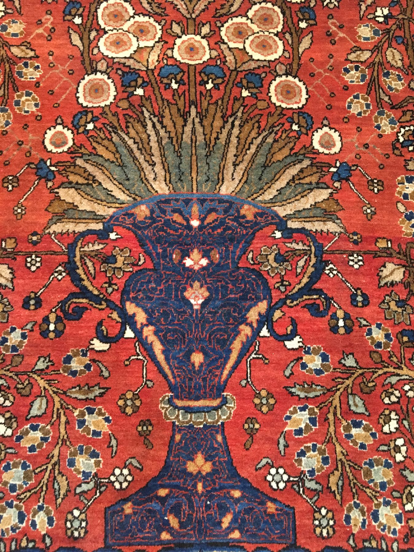 Detail d: Feiner Keschan "Ateschoglou" antik (Vasen Design), Zentralpersien, Ende 19.Jhd., Korkwolle geknüpft auf Baumwolle. Seltener und ...