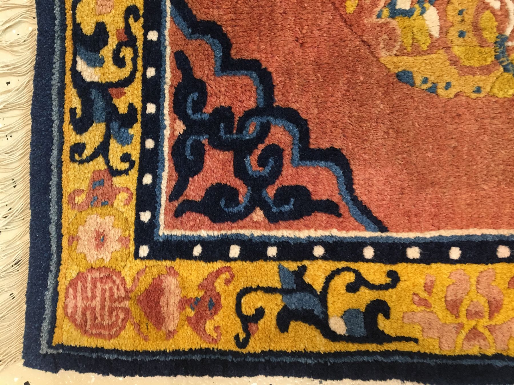 Detail e: Ning-Hsia "Sitzbankteppich" antik, Westchina, 19.Jhd., Korkwolle geknüpft auf Baumwolle. Hochwertiger Sitzbankteppich mit Schmetterling ...