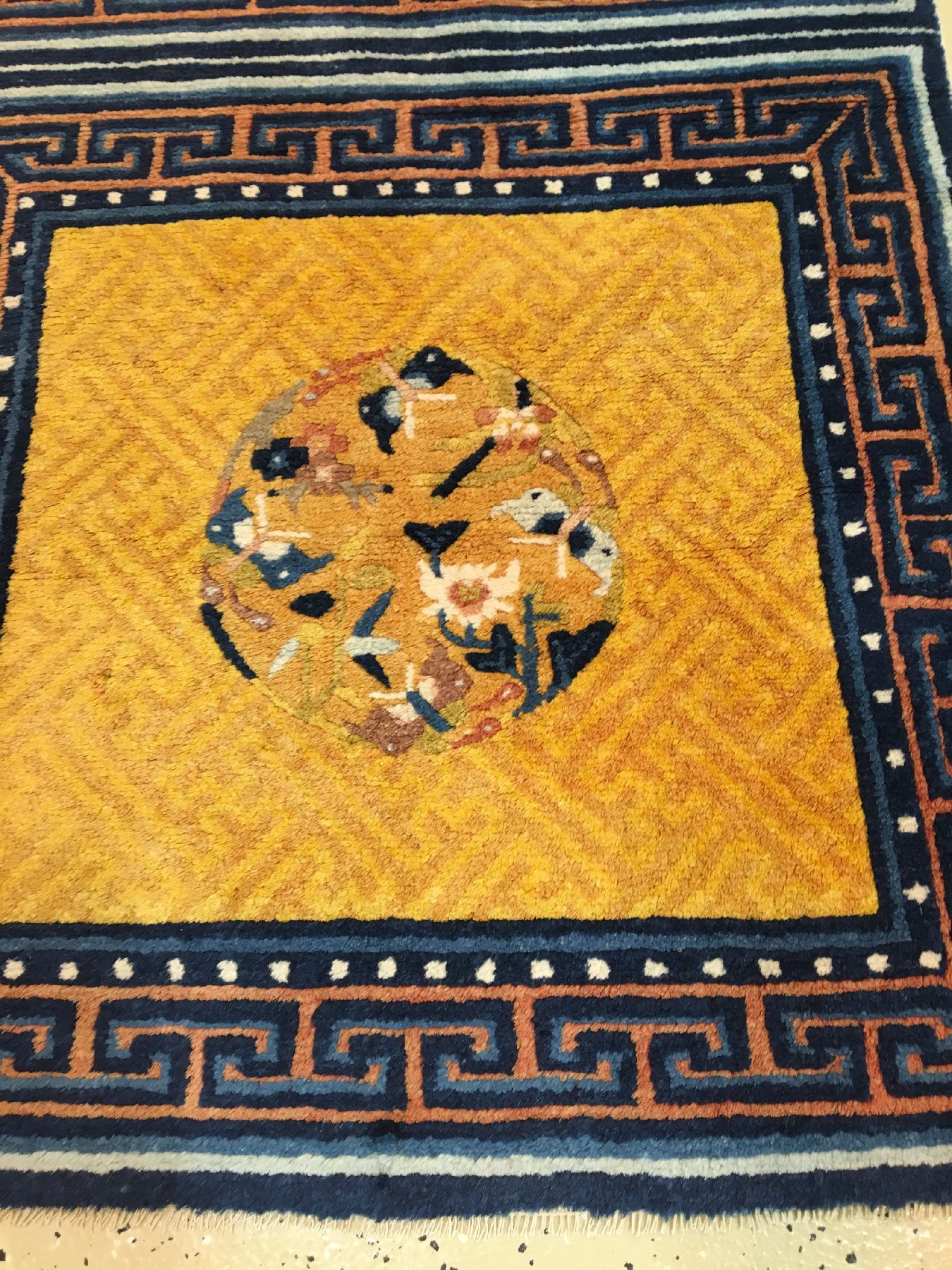 Detail d: 1 Paar gelbe Ning-Hsia "Sitzbankteppiche" antik, Westchina, 19.Jhd., Korkwolle geknüpft auf Baumwolle. Zwei dekorative Sitzbankteppiche ...
