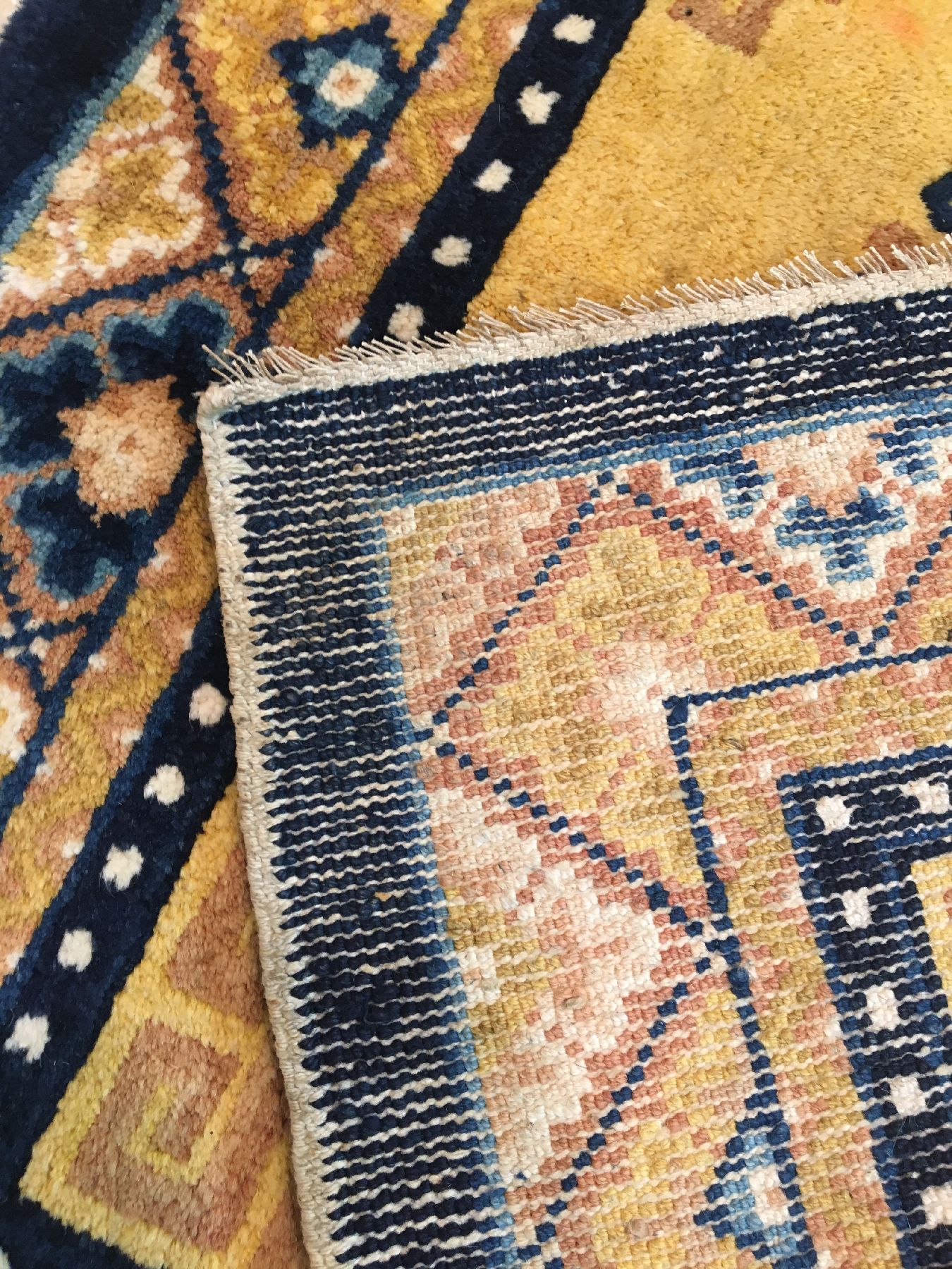 Detail f: Seltene gelbe Ning-Hsia "Meditationsmatte" antik, Westchina, 19.Jhd., Wolle geknüpft auf Baumwolle. Rare Meditationsmatte aus der ...