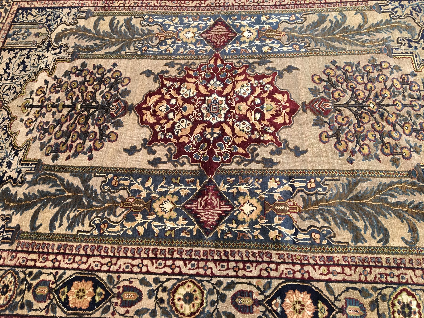 Detail b: Feiner metallbroschierter Seiden Kaisery "Flosh" antik, Türkei, um 1900, Floshseide mit metallbroschierten Grund. Feiner Kaisery mit ...