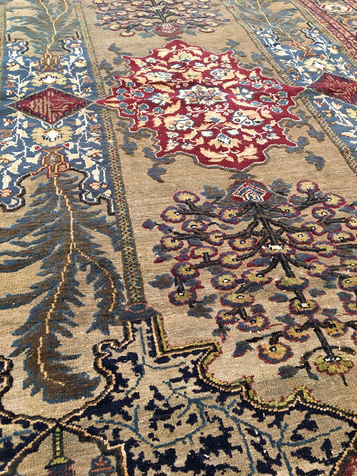 Detail d: Feiner metallbroschierter Seiden Kaisery "Flosh" antik, Türkei, um 1900, Floshseide mit metallbroschierten Grund. Feiner Kaisery mit ...