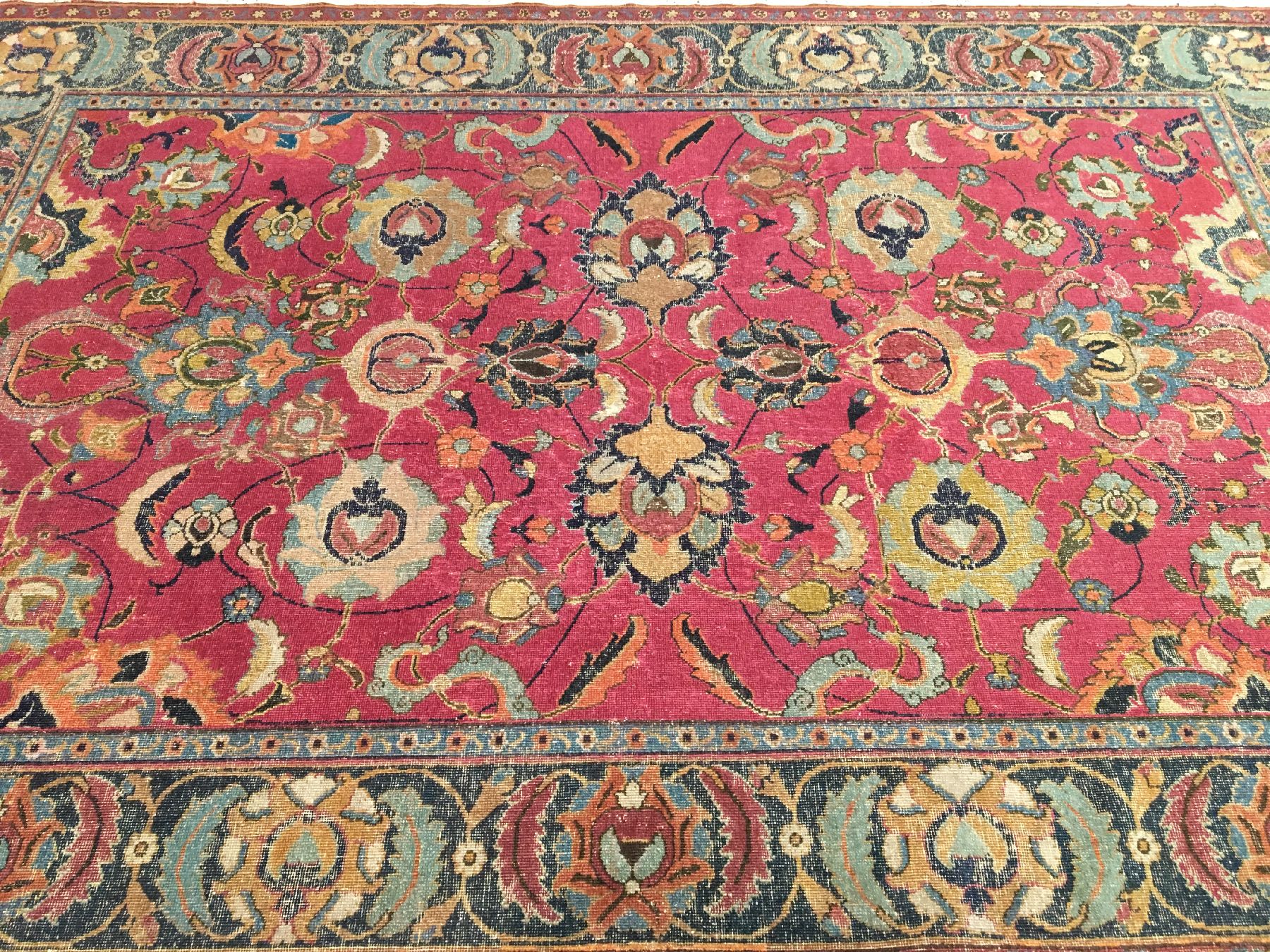 Detail a: Früher Esfahan antik (Safavid Dynastie), Zentralpersien, 1.Hälfte 17.Jhd., Wolle geknüpft auf Baumwolle. Seltener und musealer kleinformatiger ...