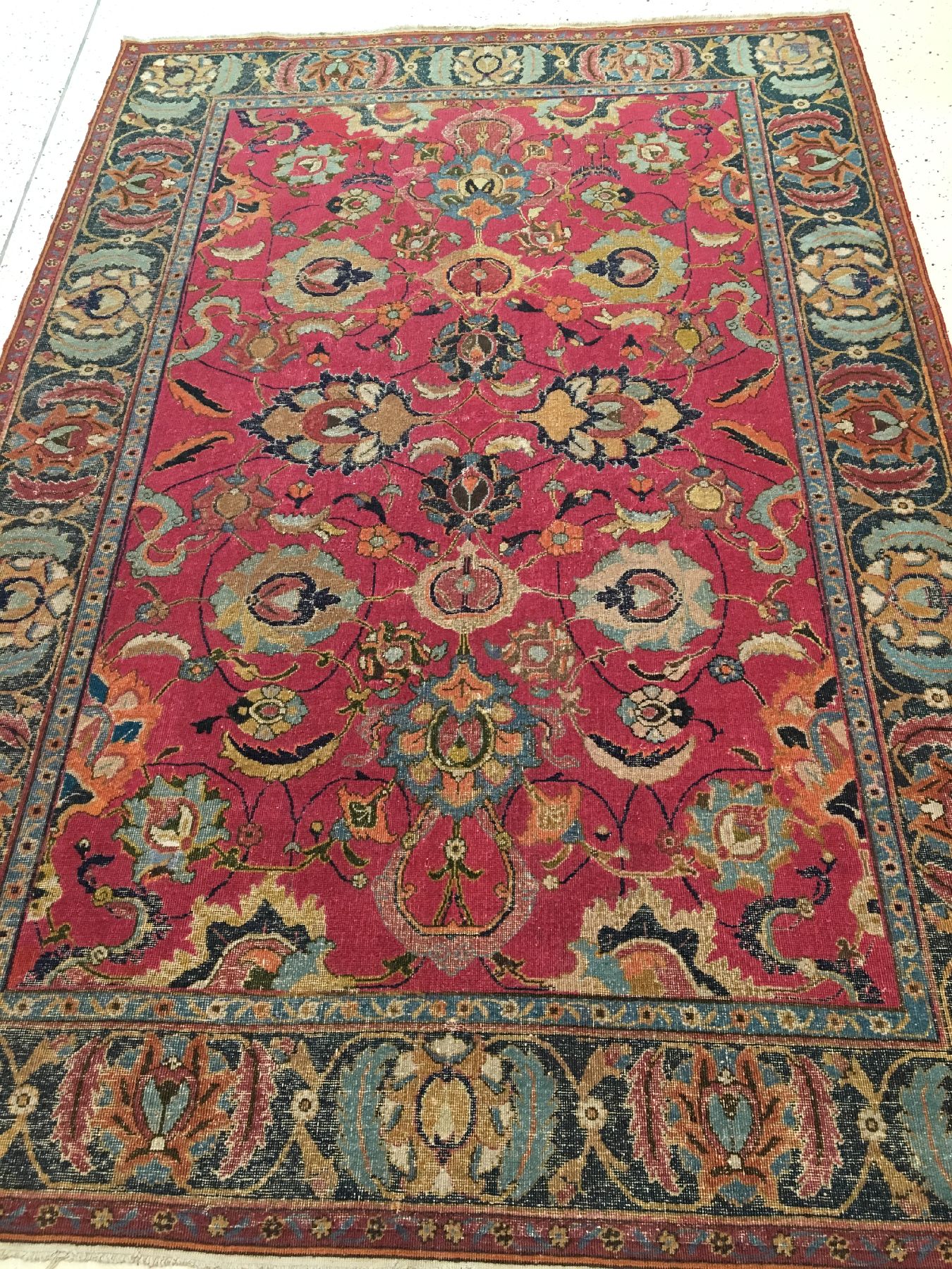 Detail b: Früher Esfahan antik (Safavid Dynastie), Zentralpersien, 1.Hälfte 17.Jhd., Wolle geknüpft auf Baumwolle. Seltener und musealer kleinformatiger ...