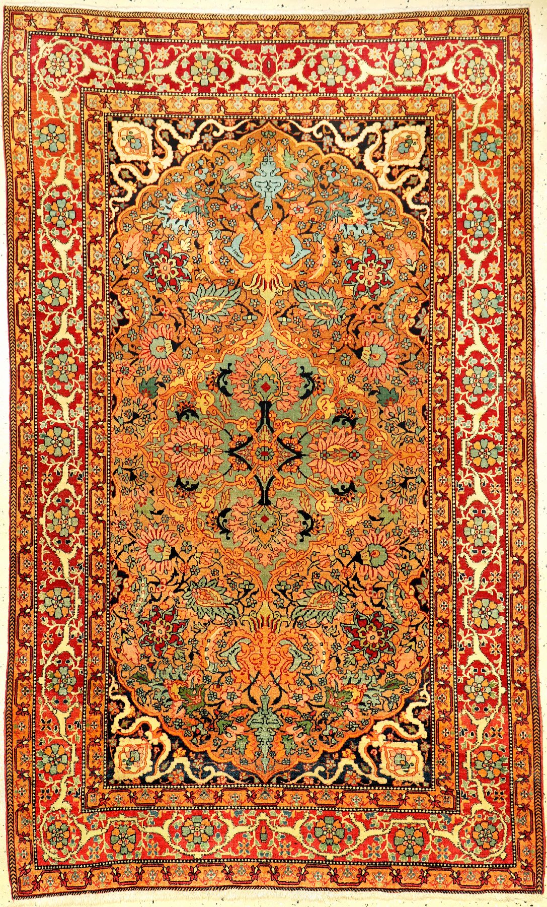 Seltener feiner Kerman antik, Südpersien, 19.Jhd., Korkwolle geknüpft auf Baumwolle. Dekorativer Kerman Teppich in einzigartiger Farbkomposition. ...