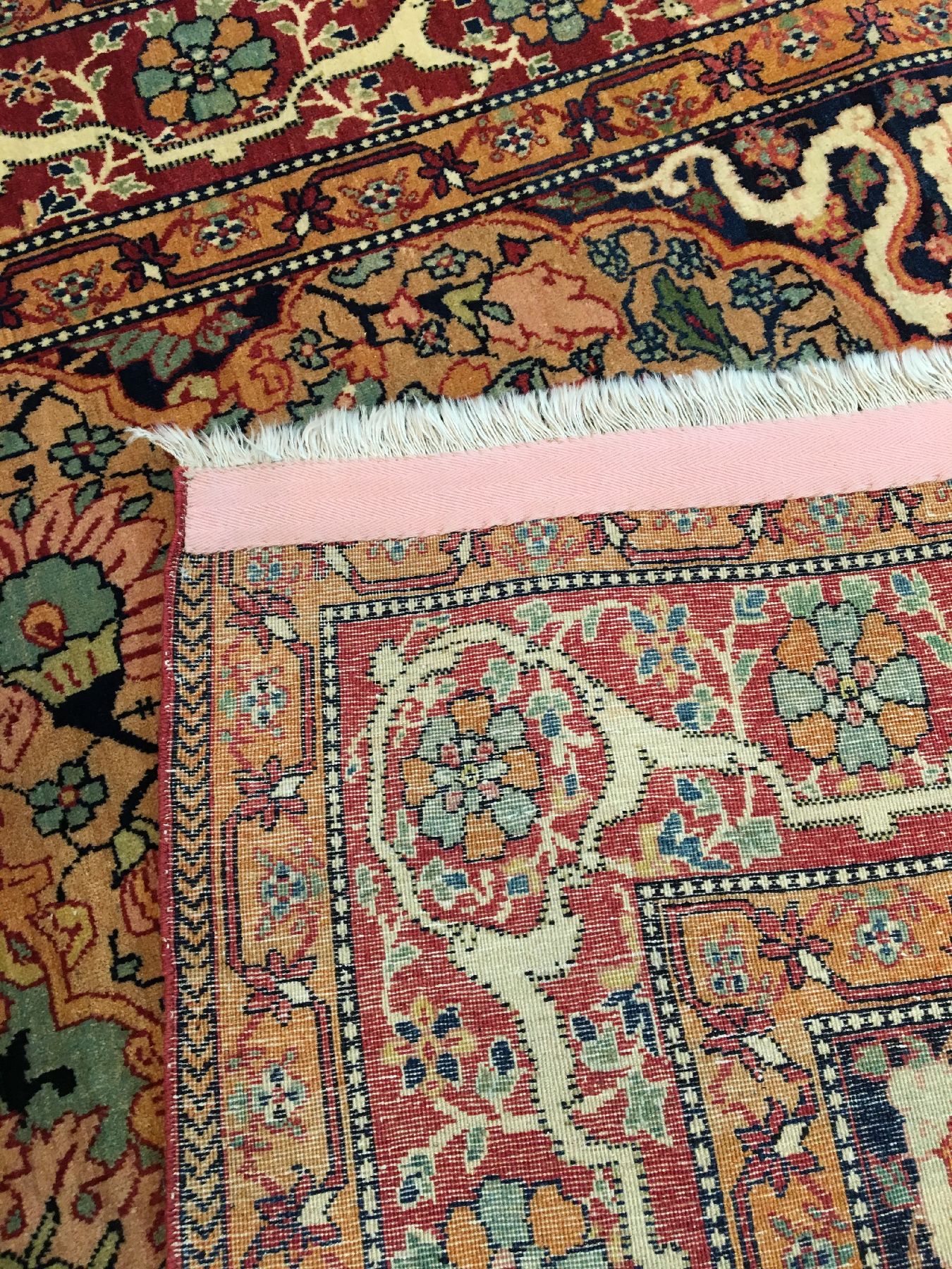 Detail i: Seltener feiner Kerman antik, Südpersien, 19.Jhd., Korkwolle geknüpft auf Baumwolle. Dekorativer Kerman Teppich in einzigartiger Farbkomposition. ...