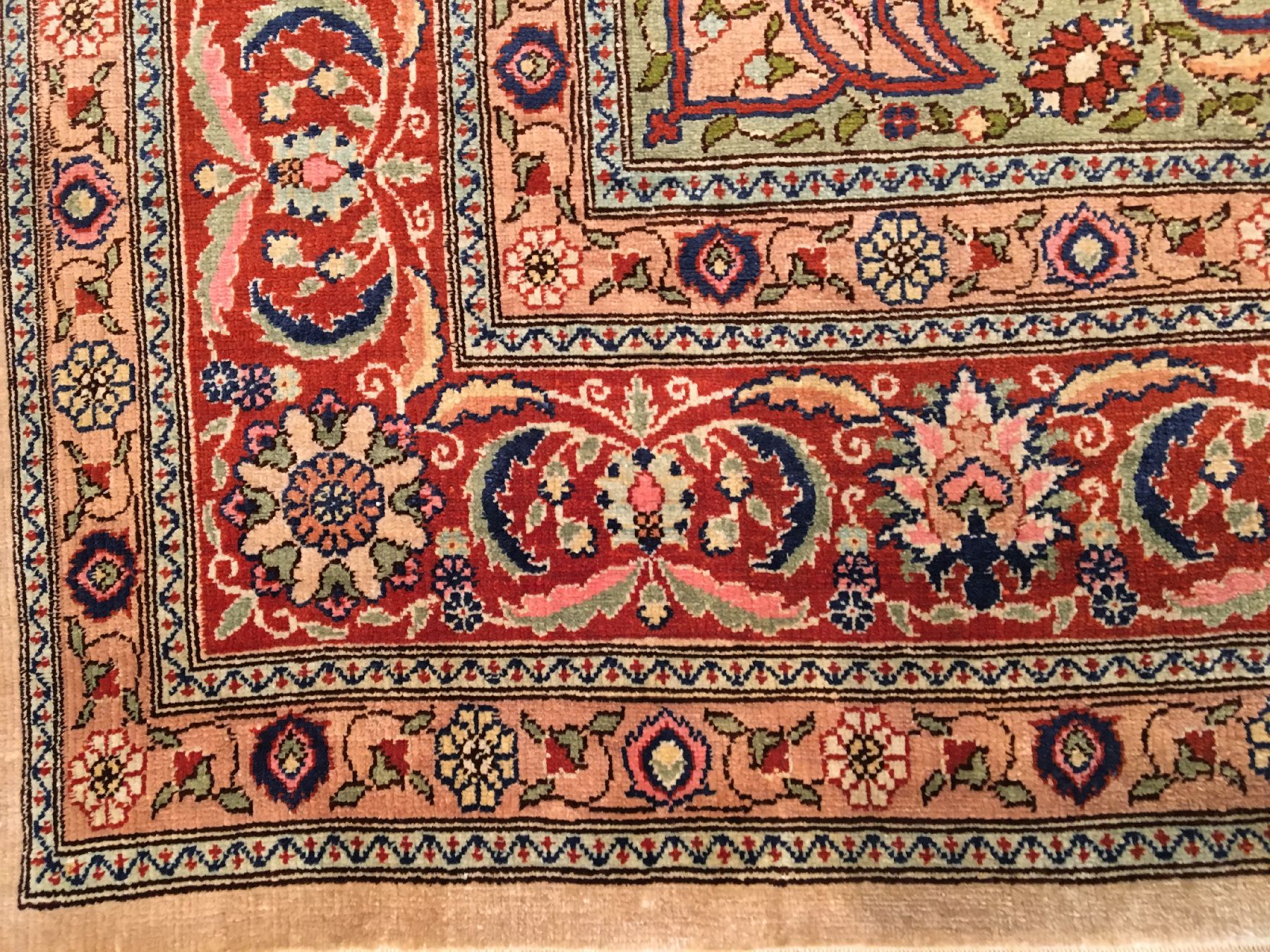 Detail d: Feiner Seiden Hereke alt, Türkei, um 1970, reine Naturseide. Feiner Seiden Hereke mit Medaillon Muster und grünen Nischen. Dekorativ, ca. 123 x 96 ...