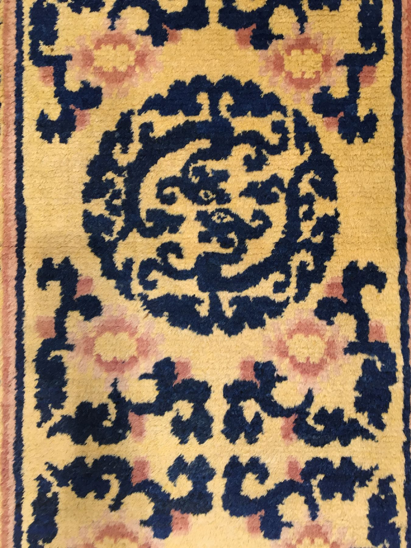 Detail b: Gelber Ning-Hsia "Laubdrachen" antik (Qing Dynastie), Westchina, 19.Jhd., Wolle geknüpft auf Baumwolle. Kaiserlicher Ning-Hsia mit ...