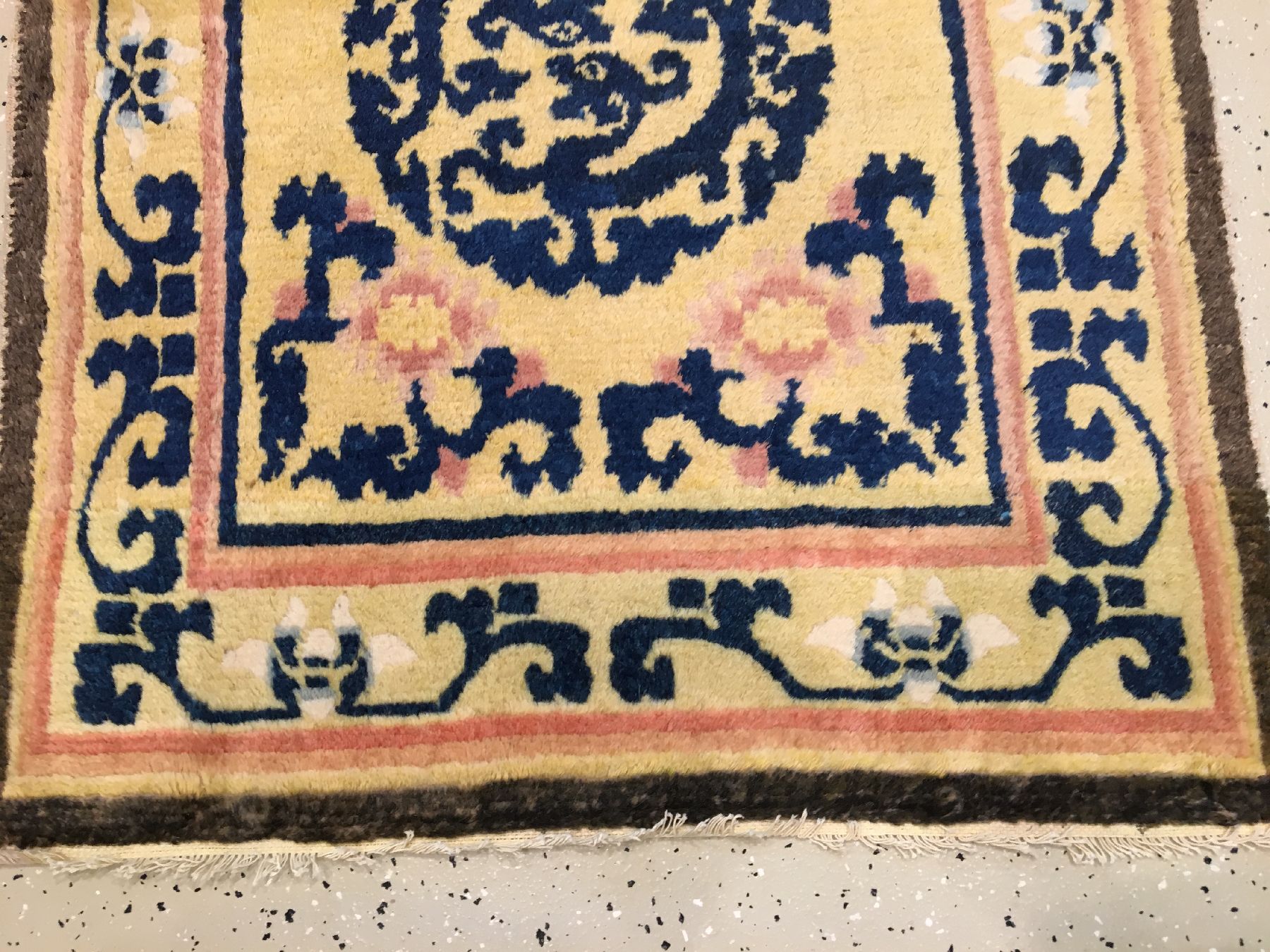 Detail d: Gelber Ning-Hsia "Laubdrachen" antik (Qing Dynastie), Westchina, 19.Jhd., Wolle geknüpft auf Baumwolle. Kaiserlicher Ning-Hsia mit ...