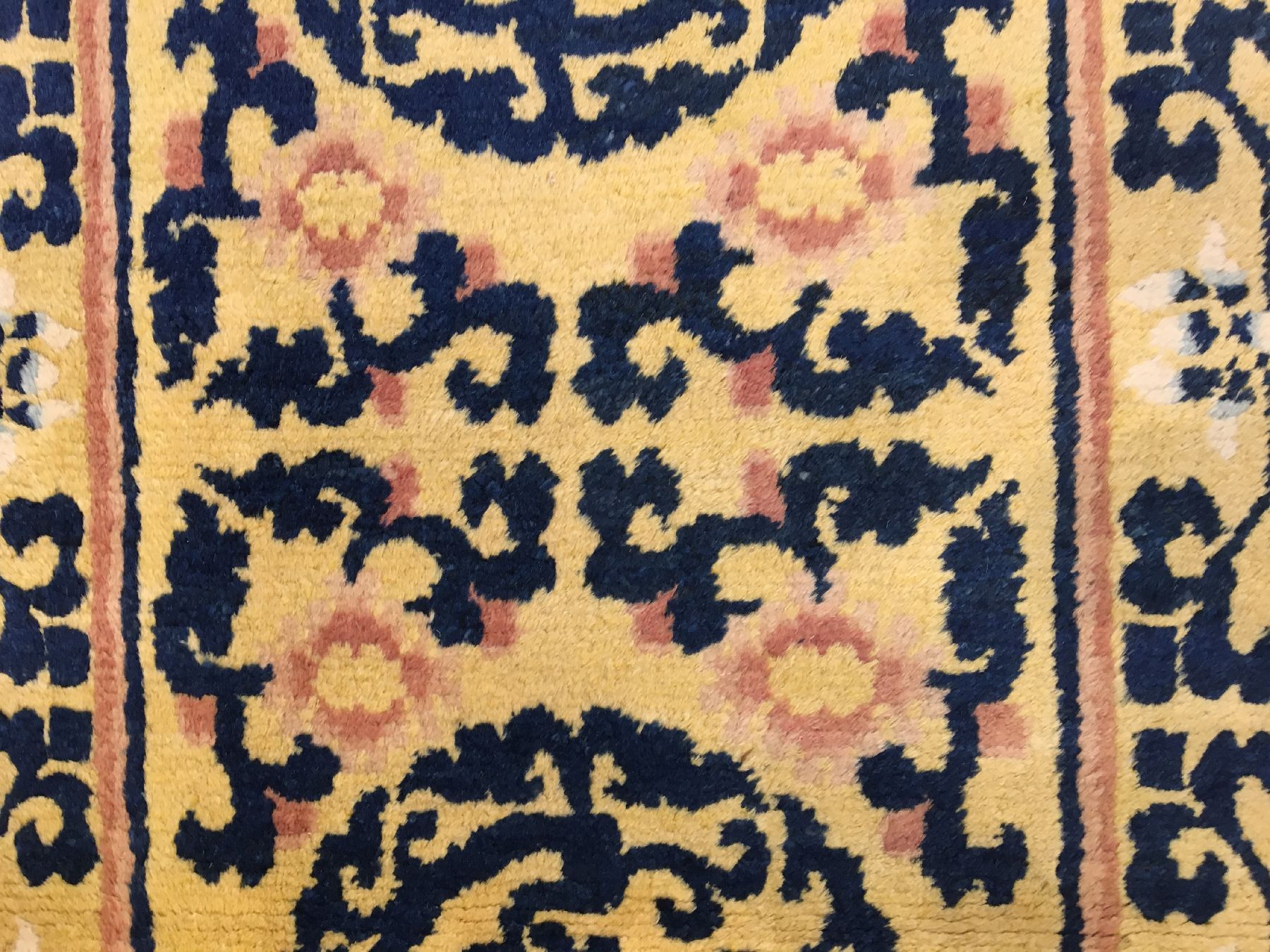 Detail e: Gelber Ning-Hsia "Laubdrachen" antik (Qing Dynastie), Westchina, 19.Jhd., Wolle geknüpft auf Baumwolle. Kaiserlicher Ning-Hsia mit ...