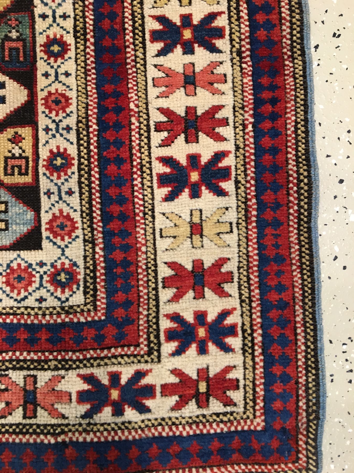Detail g: Feiner Kuba Schirwan antik, Ostkaukasus, 19.Jhd., Wolle geknüpft auf Wolle. Seltener und einzigartiger kleinformatiger Schirwan mitfarbenfrohen ...