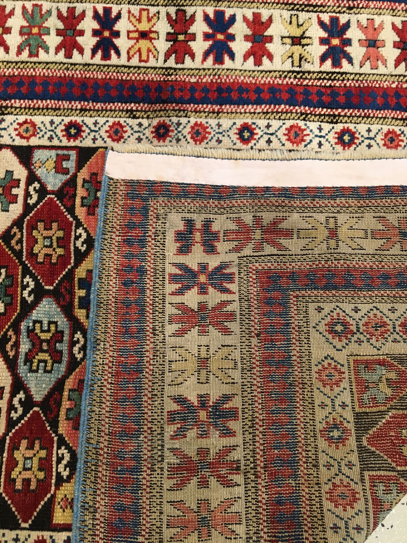 Detail i: Feiner Kuba Schirwan antik, Ostkaukasus, 19.Jhd., Wolle geknüpft auf Wolle. Seltener und einzigartiger kleinformatiger Schirwan mitfarbenfrohen ...