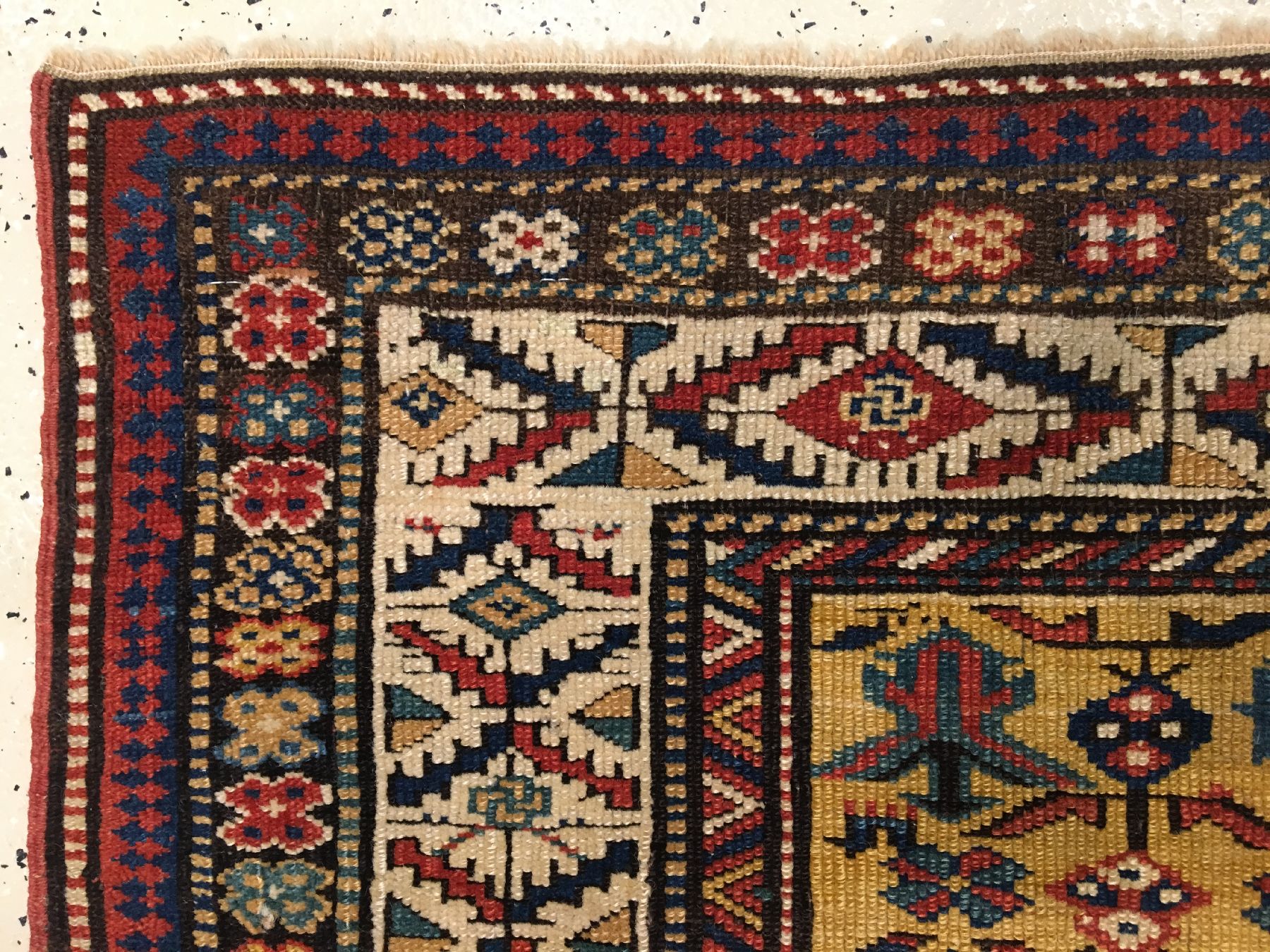 Detail e: Feiner gelber Dagestan antik, Nordostkaukasus, 19.Jhd., Wolle geknüpft auf Wolle. Feiner Dagehstan mit gelben Grund im sogenannten ...