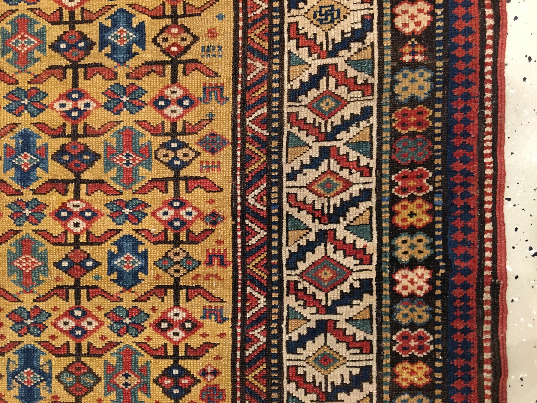 Detail f: Feiner gelber Dagestan antik, Nordostkaukasus, 19.Jhd., Wolle geknüpft auf Wolle. Feiner Dagehstan mit gelben Grund im sogenannten ...