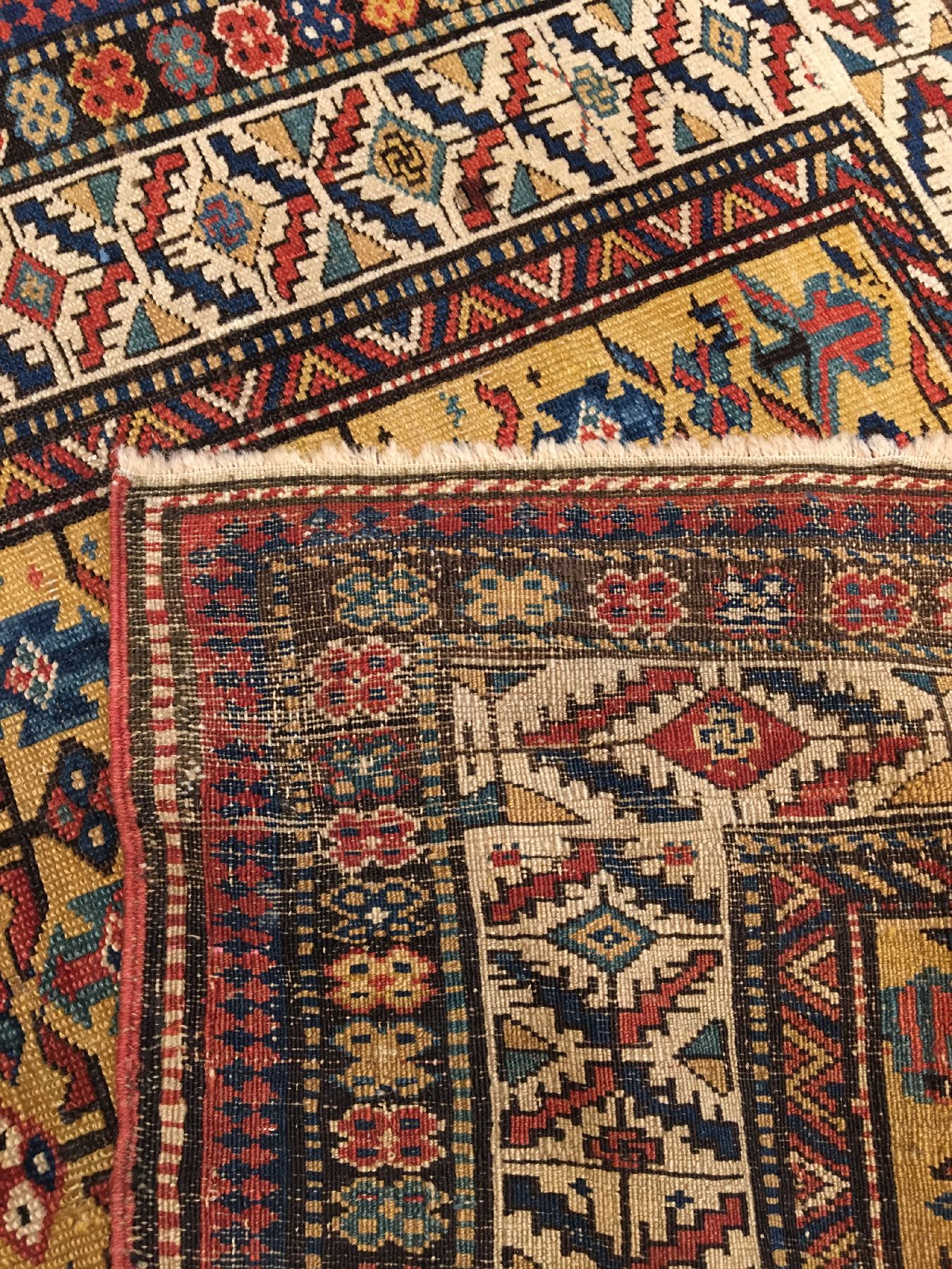 Detail h: Feiner gelber Dagestan antik, Nordostkaukasus, 19.Jhd., Wolle geknüpft auf Wolle. Feiner Dagehstan mit gelben Grund im sogenannten ...